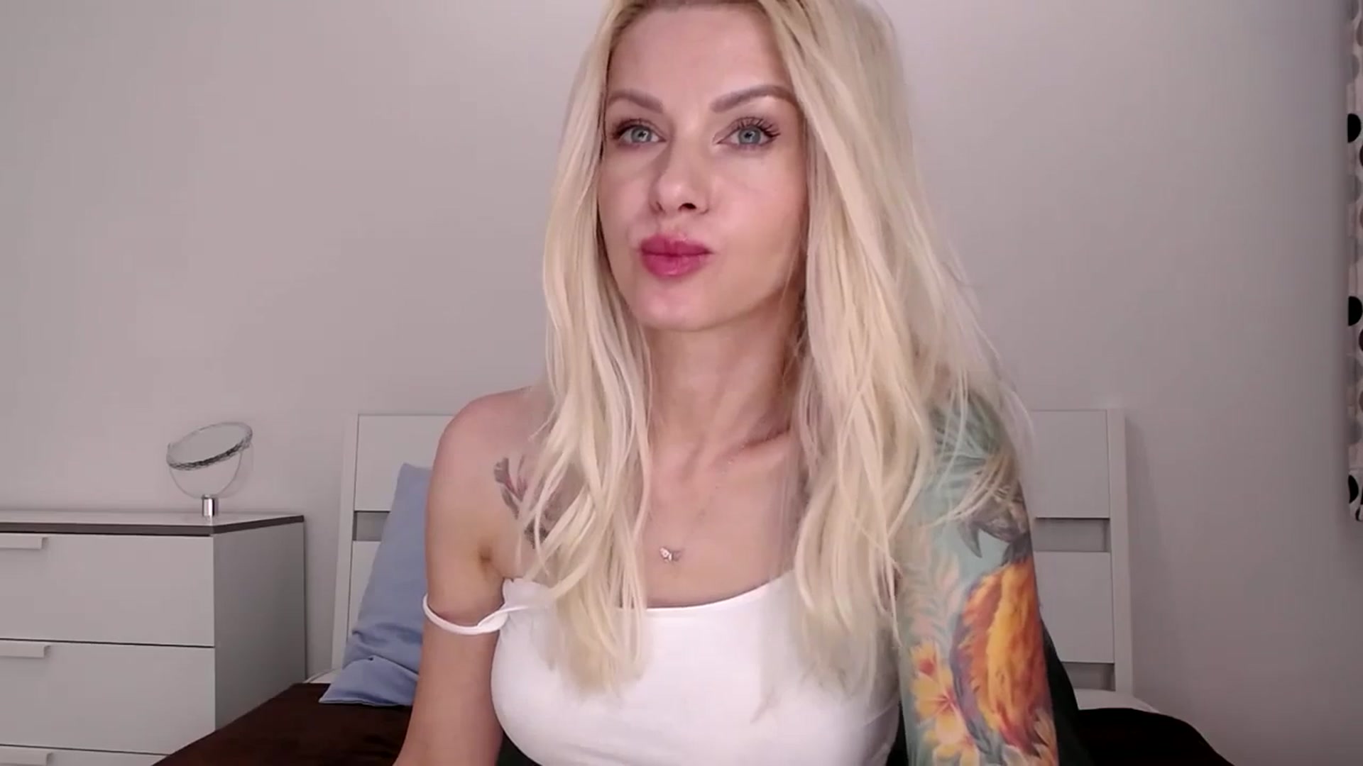 Gallery image thumbnail from GoldySun's myfreecams stream on, 11/08/2025, 20:14 image 4 of 20