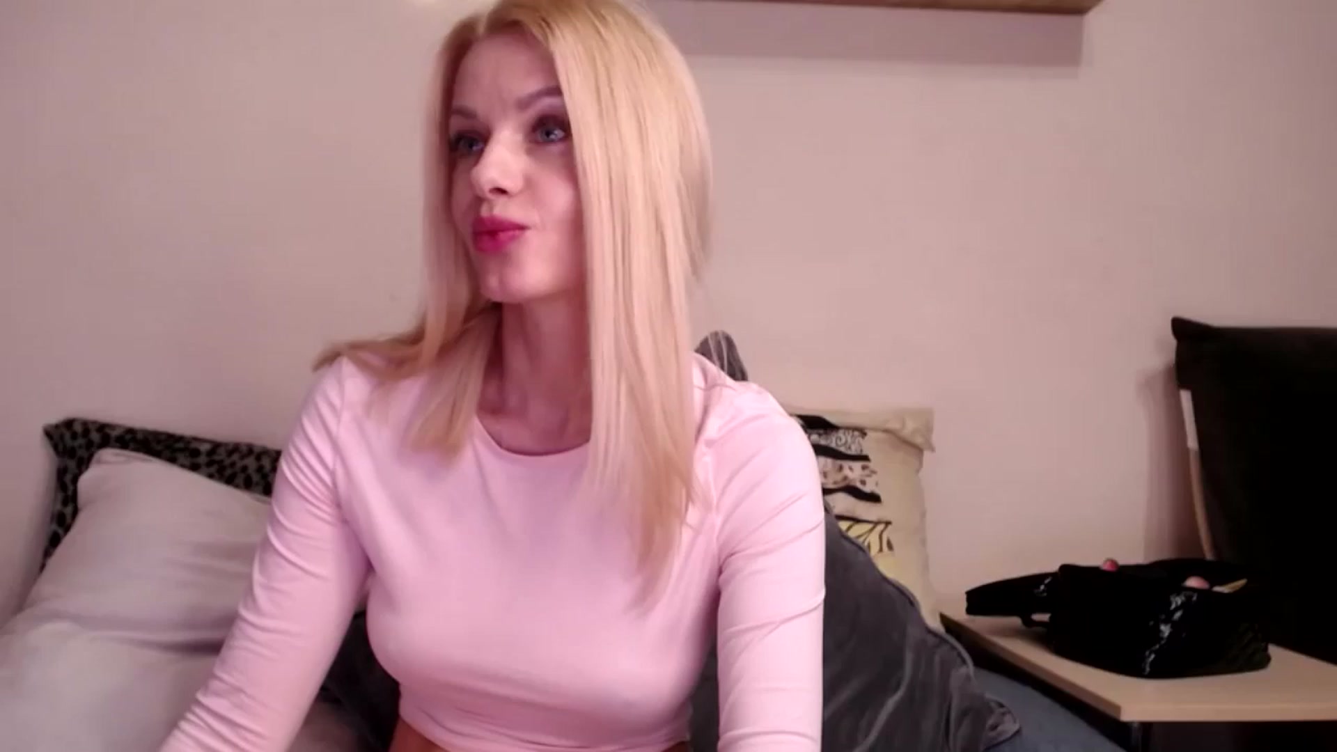 Gallery image thumbnail from GoldySun's myfreecams stream on, 01/09/2026, 19:30 image 8 of 20