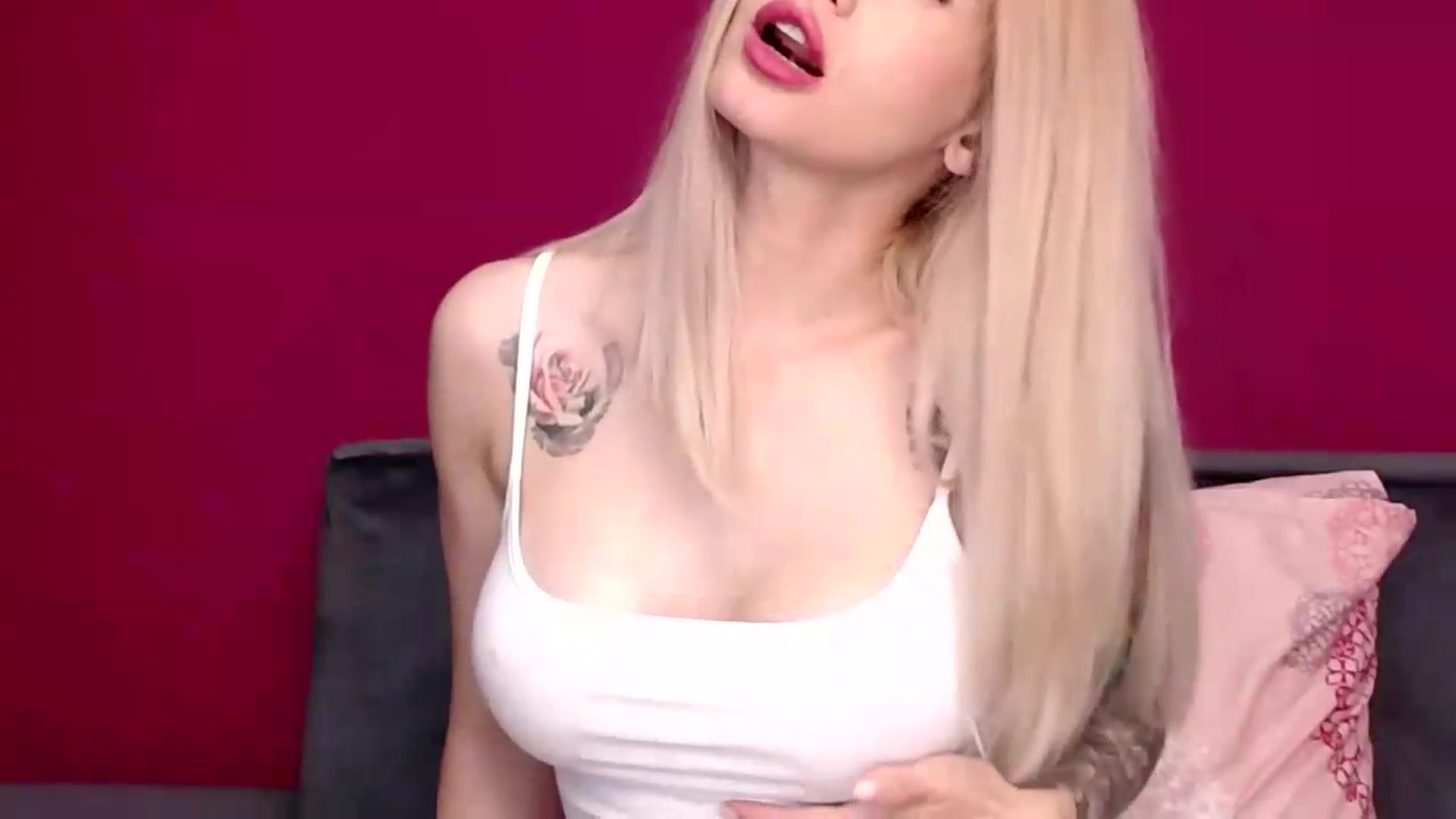Gallery image thumbnail from GoldySun's myfreecams stream on, 05/24/2026, 17:32 image 10 of 20