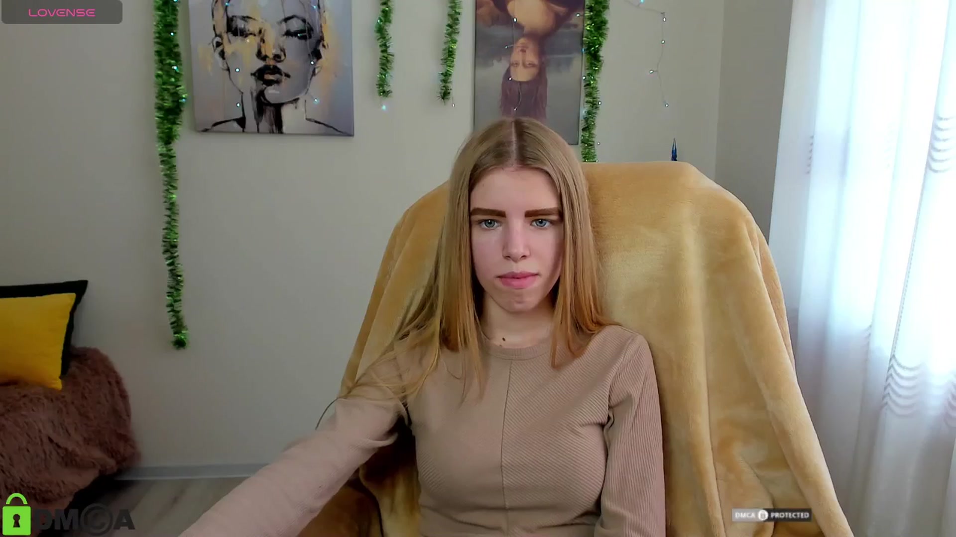 Gallery image thumbnail from Goldy_Emma's myfreecams stream on, 12/30/2024, 10:09 image 10 of 20