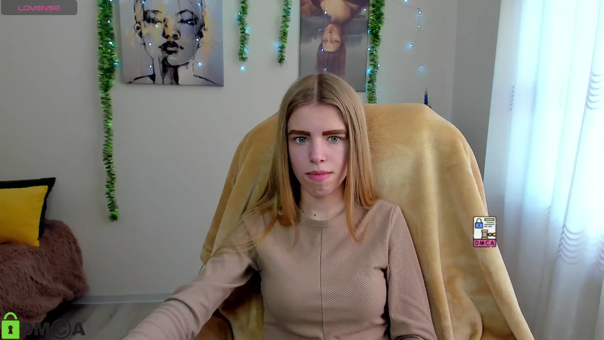 Gallery image thumbnail from Goldy_Emma's myfreecams stream on, 12/30/2024, 10:09 image 14 of 20