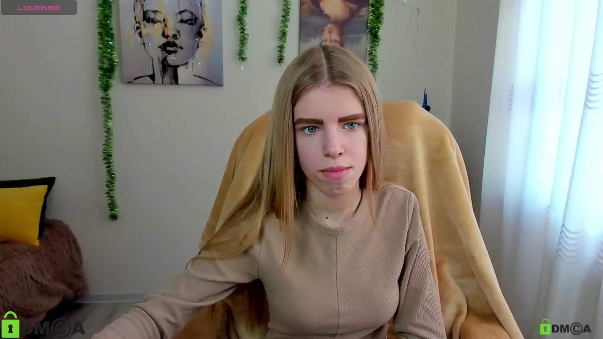Gallery image thumbnail from Goldy_Emma's myfreecams stream on, 12/30/2024, 10:09 image 5 of 20