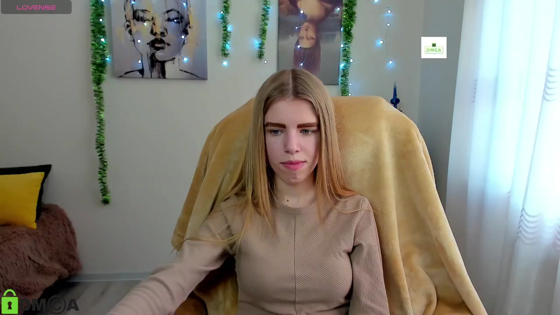 Gallery image thumbnail from Goldy_Emma's myfreecams stream on, 12/30/2024, 10:09 image 17 of 20
