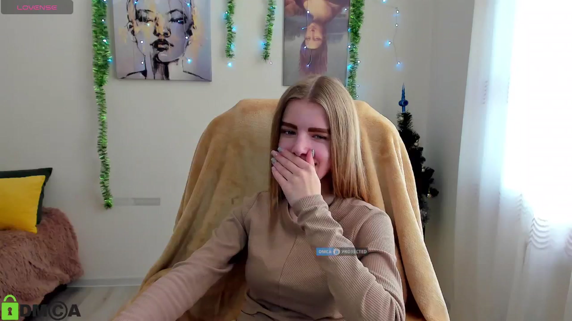 Gallery image thumbnail from Goldy_Emma's myfreecams stream on, 12/30/2024, 12:21 image 17 of 20