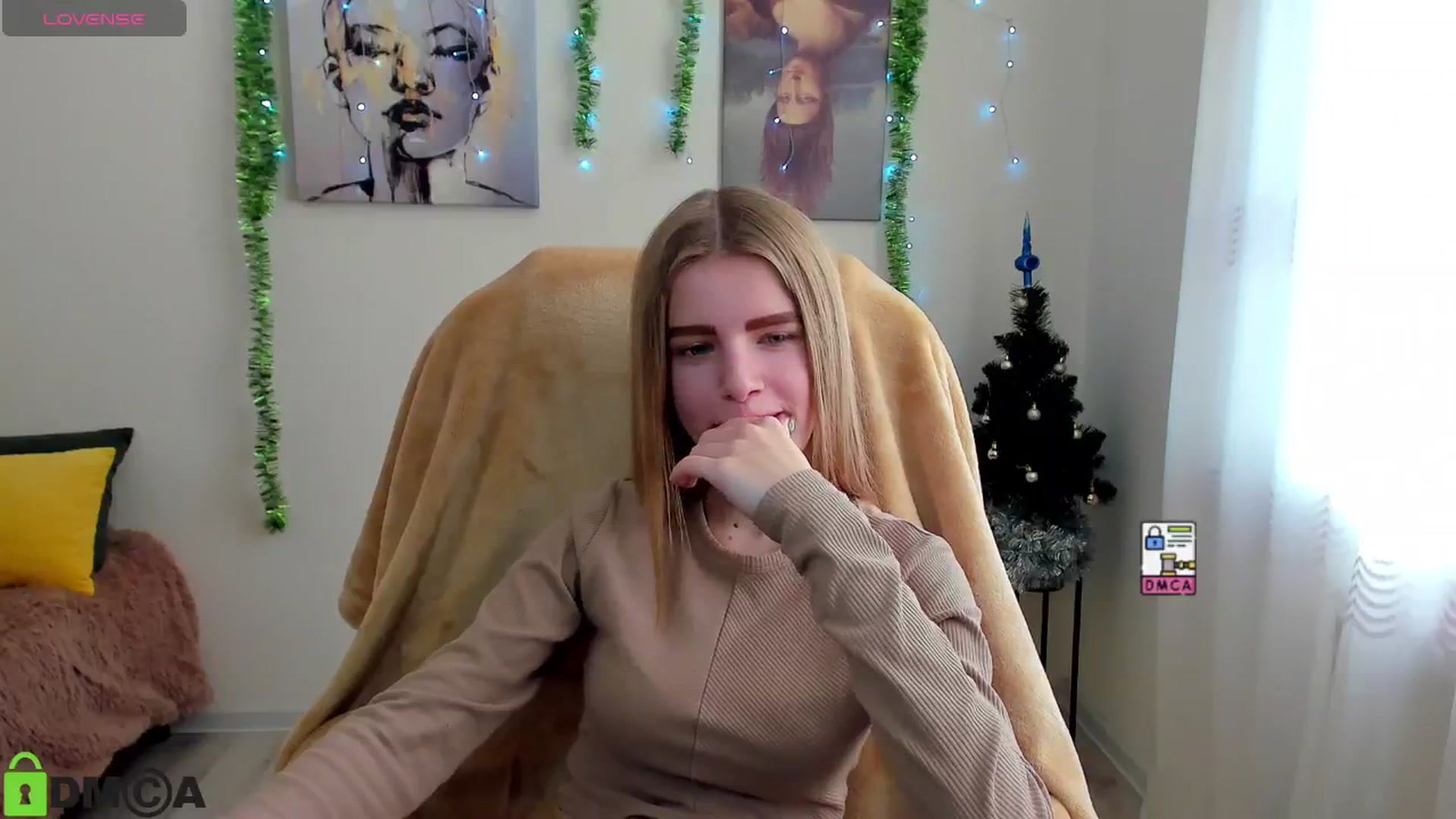 Gallery image thumbnail from Goldy_Emma's myfreecams stream on, 12/30/2024, 12:21 image 12 of 20