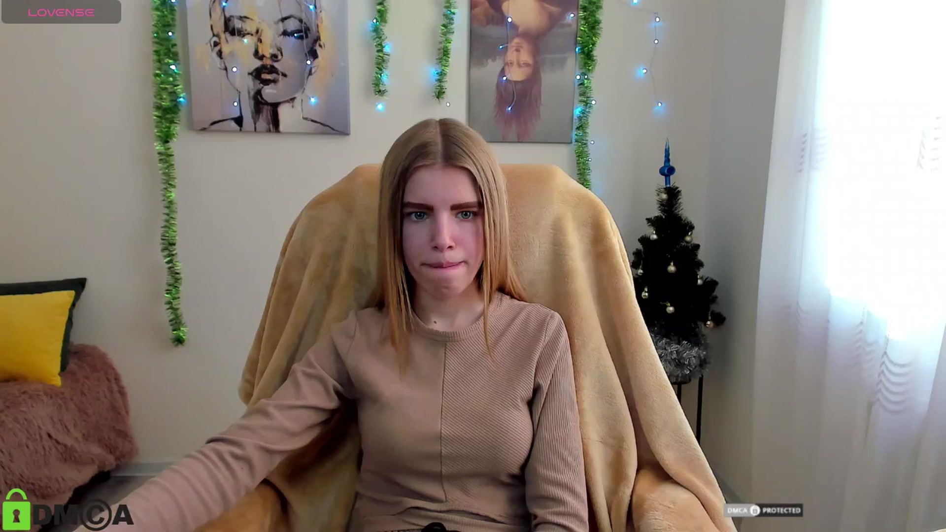 Gallery image thumbnail from Goldy_Emma's myfreecams stream on, 12/30/2024, 13:15 image 15 of 20