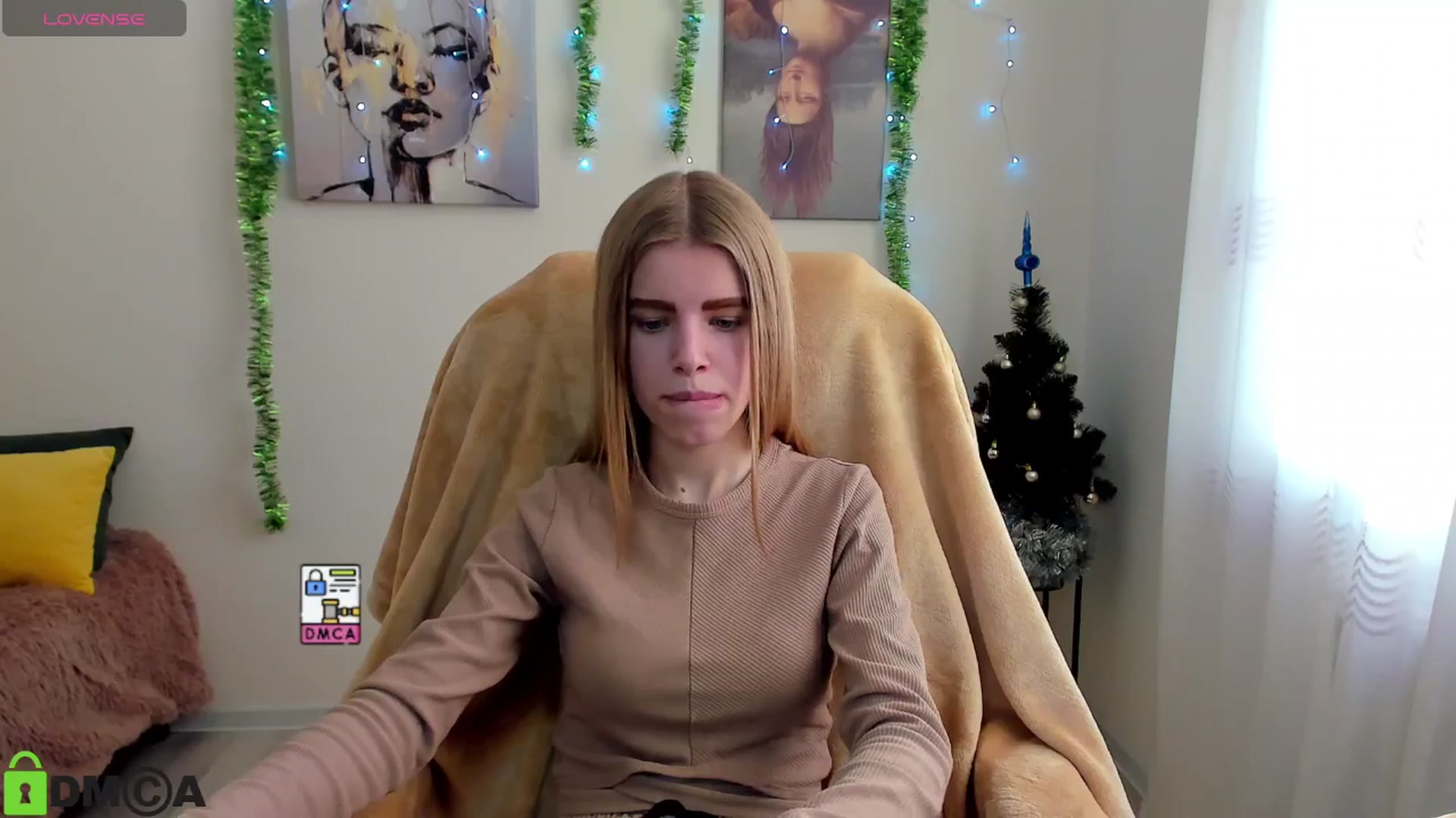 Gallery image thumbnail from Goldy_Emma's myfreecams stream on, 12/30/2024, 13:15 image 4 of 20