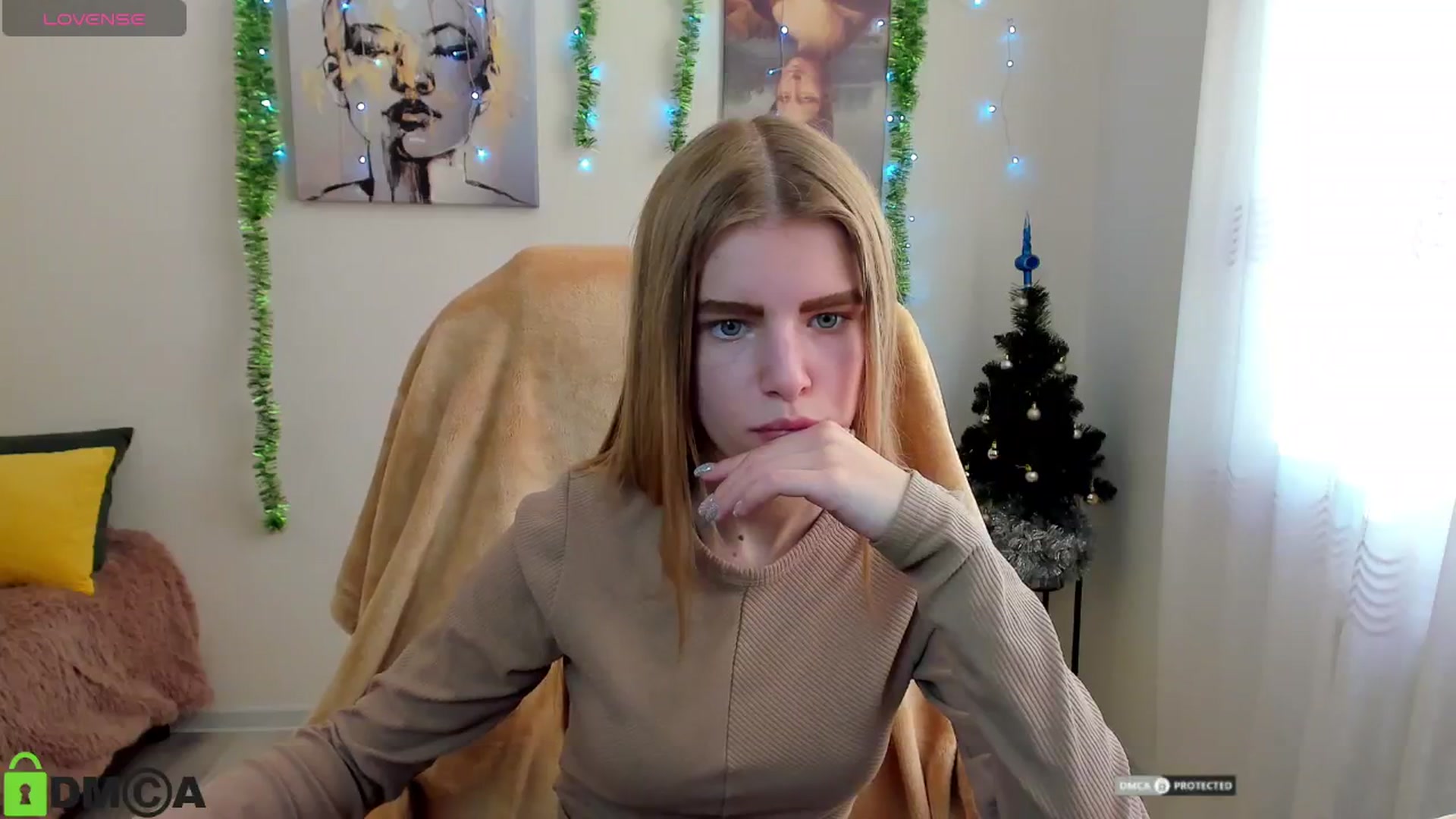 Gallery image thumbnail from Goldy_Emma's myfreecams stream on, 12/30/2024, 13:15 image 16 of 20