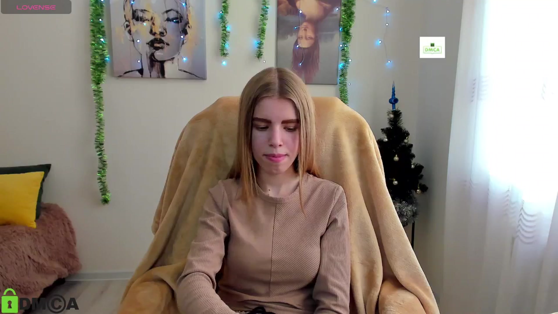 Gallery image thumbnail from Goldy_Emma's myfreecams stream on, 12/30/2024, 13:15 image 8 of 20