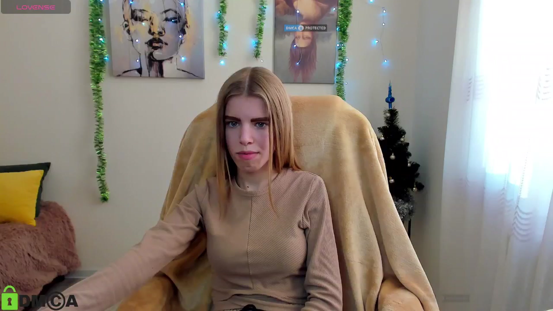 Gallery image thumbnail from Goldy_Emma's myfreecams stream on, 12/30/2024, 13:15 image 18 of 20