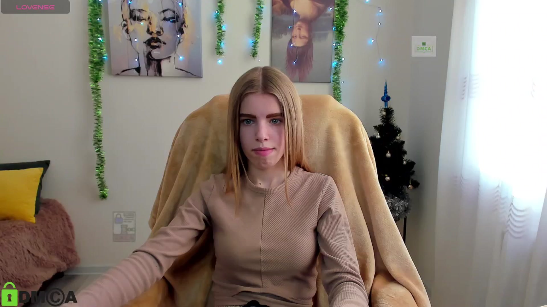 Gallery image thumbnail from Goldy_Emma's myfreecams stream on, 12/30/2024, 13:15 image 6 of 20