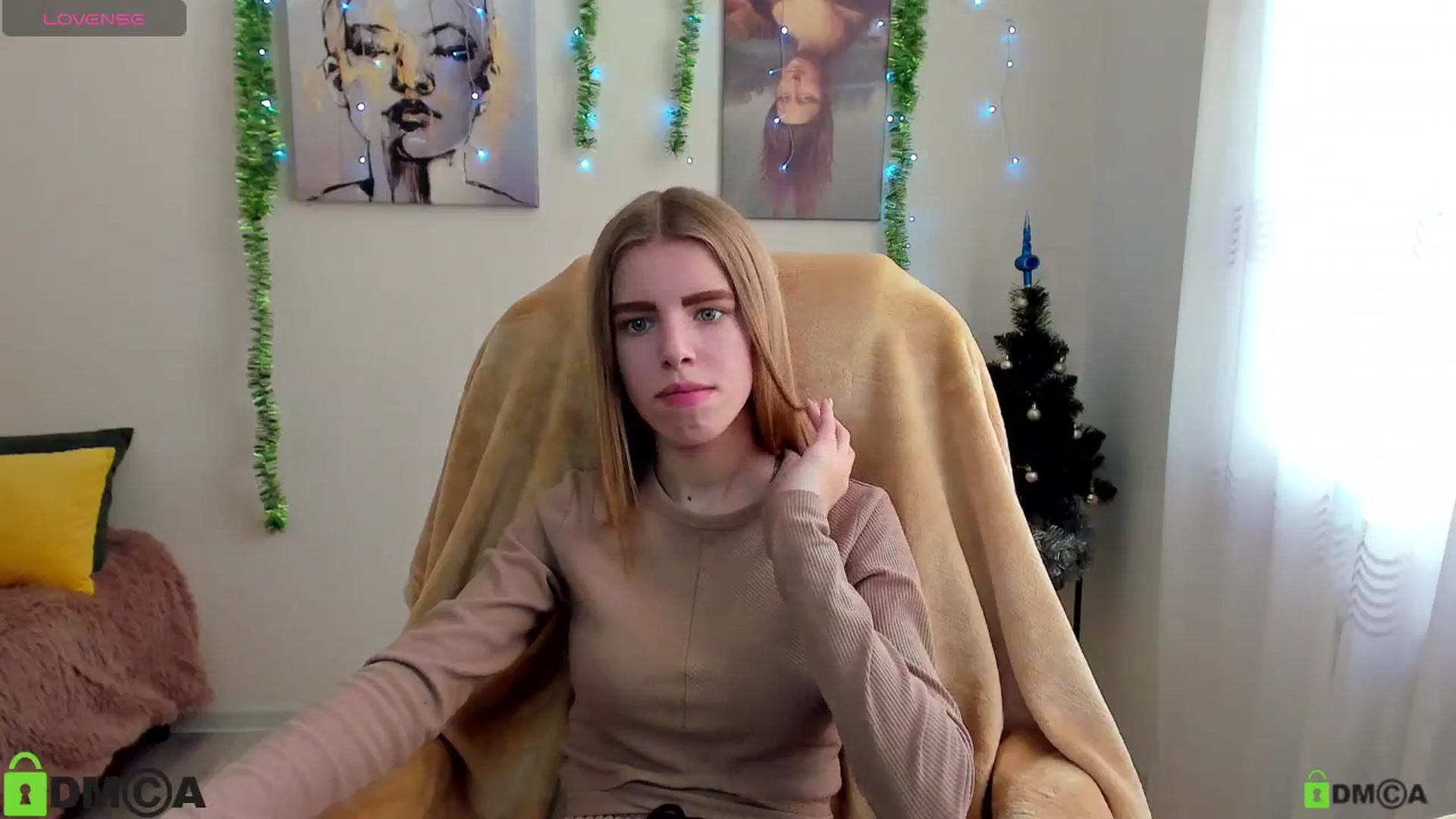 Gallery image thumbnail from Goldy_Emma's myfreecams stream on, 12/30/2024, 13:15 image 11 of 20
