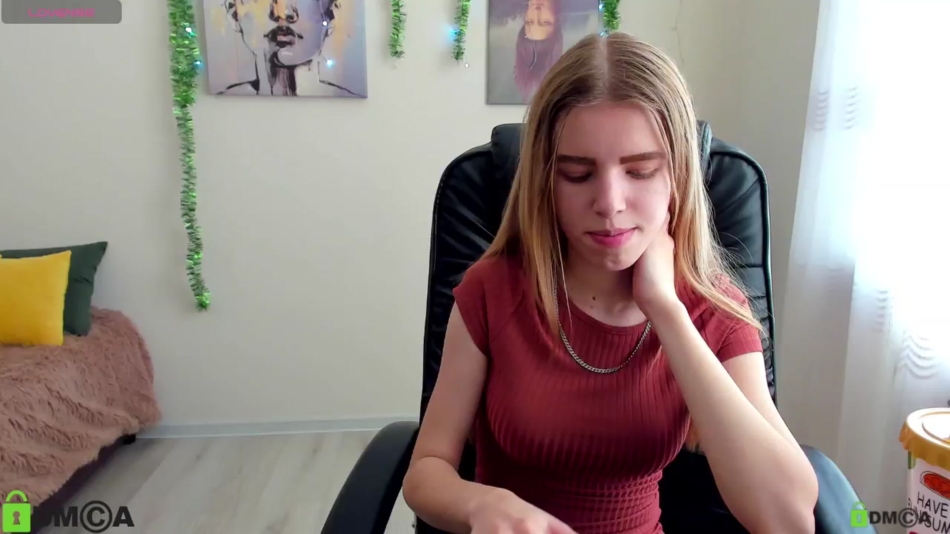 Gallery image thumbnail from Goldy_Emma's myfreecams stream on, 12/31/2024, 12:13 image 17 of 20