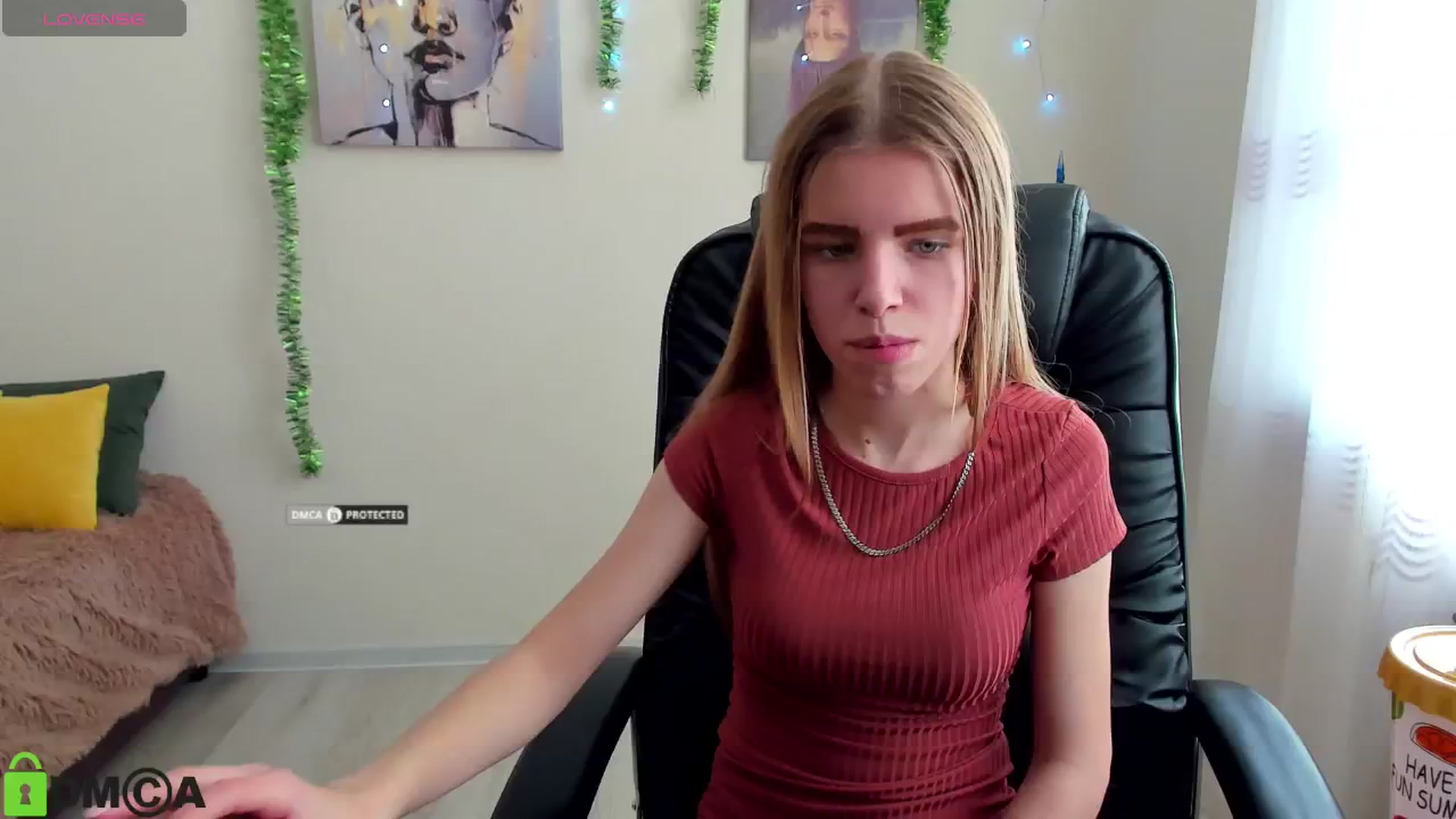 Gallery image thumbnail from Goldy_Emma's myfreecams stream on, 12/31/2024, 12:13 image 18 of 20