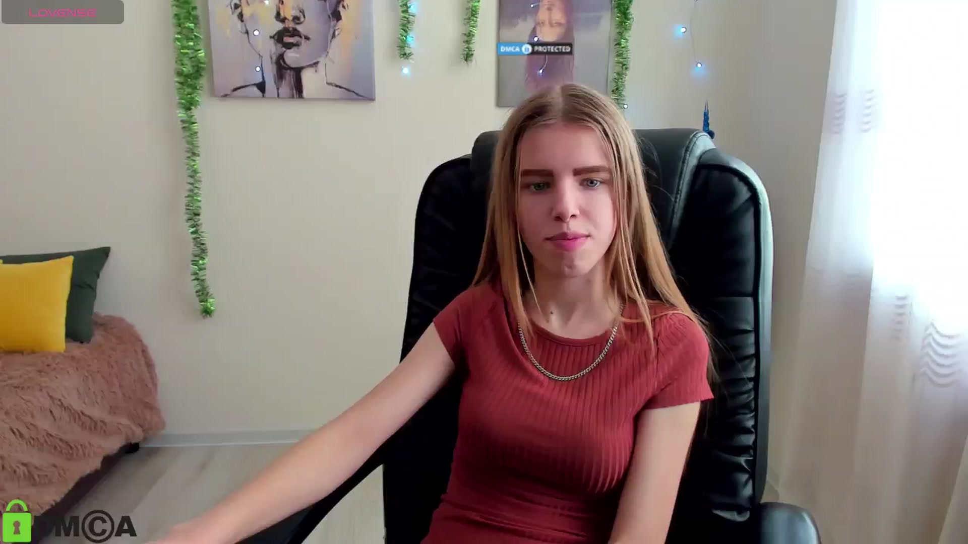 Gallery image thumbnail from Goldy_Emma's myfreecams stream on, 12/31/2024, 13:04 image 18 of 20
