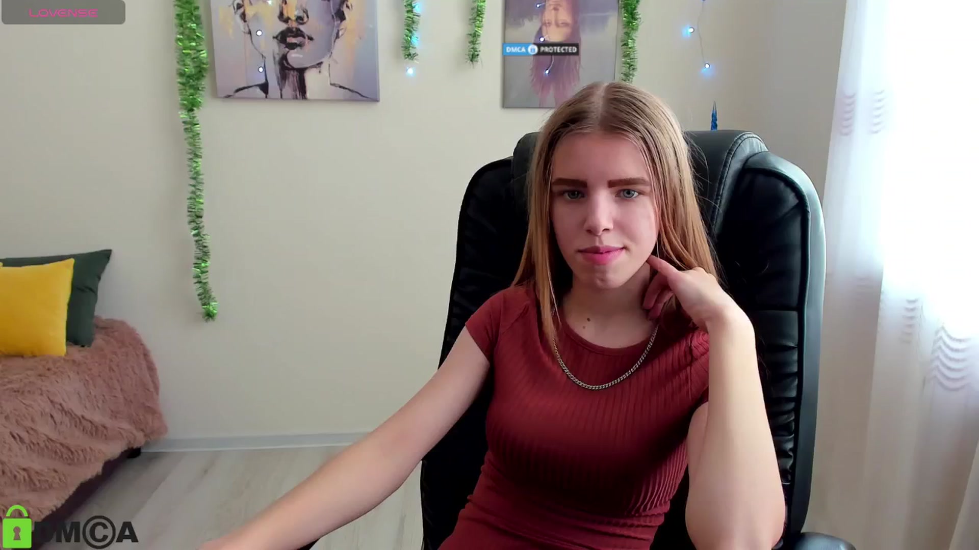 Gallery image thumbnail from Goldy_Emma's myfreecams stream on, 12/31/2024, 13:04 image 17 of 20