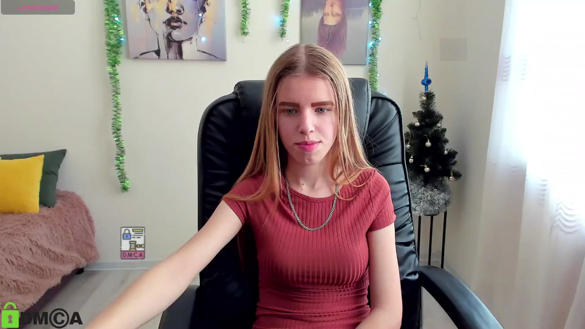 Gallery image thumbnail from Goldy_Emma's myfreecams stream on, 12/31/2024, 13:04 image 3 of 20