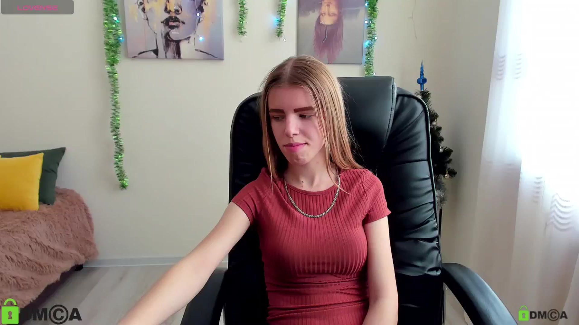 Gallery image thumbnail from Goldy_Emma's myfreecams stream on, 12/31/2024, 13:04 image 10 of 20
