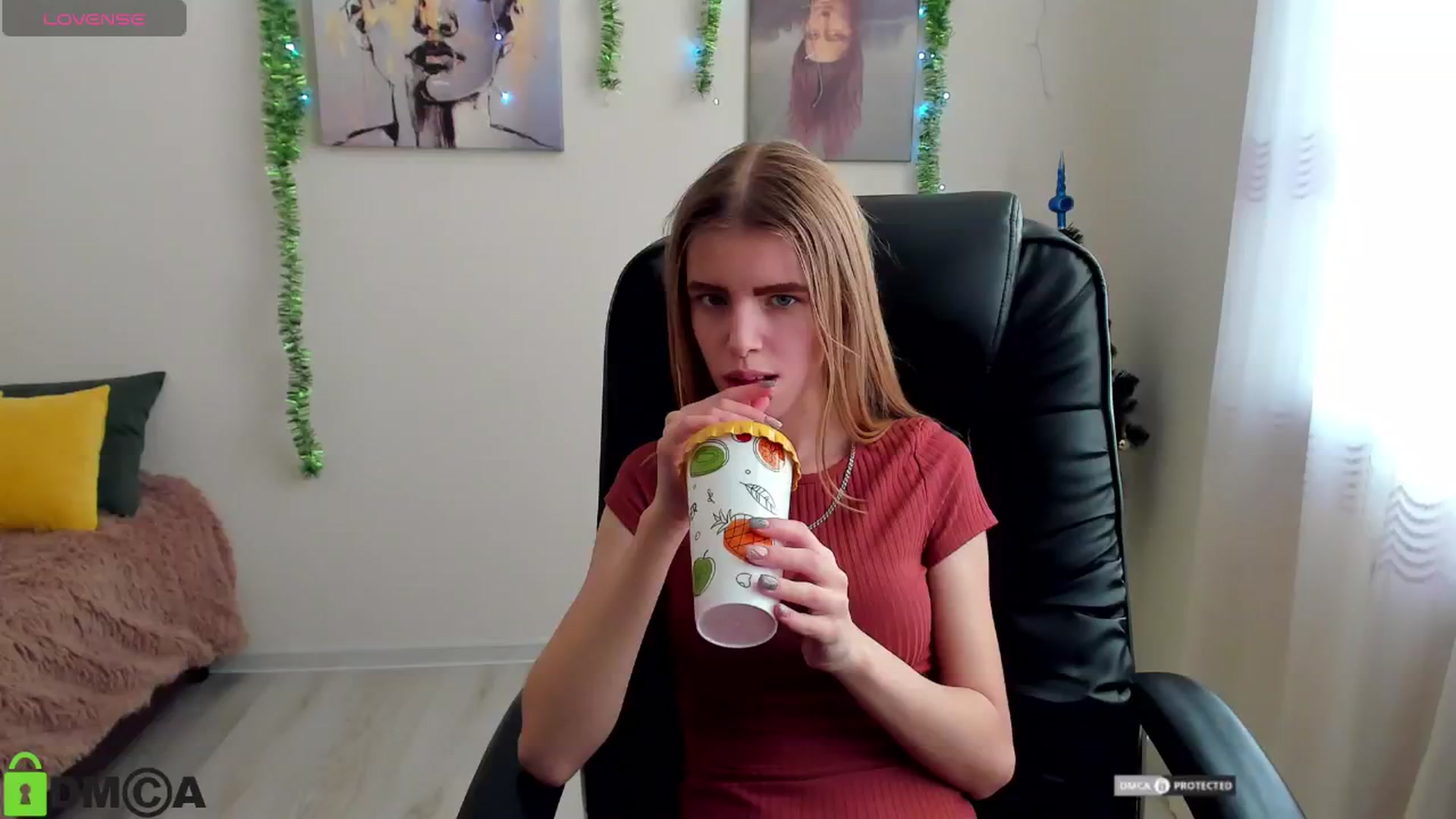 Gallery image thumbnail from Goldy_Emma's myfreecams stream on, 12/31/2024, 13:04 image 13 of 20