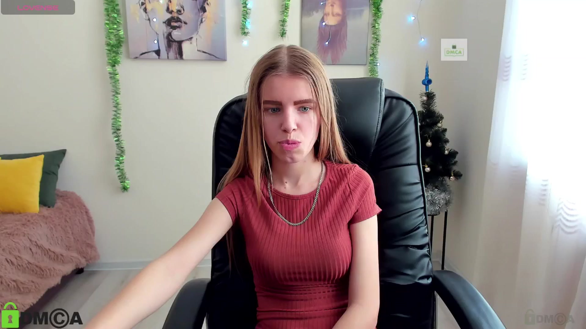 Gallery image thumbnail from Goldy_Emma's myfreecams stream on, 12/31/2024, 13:04 image 7 of 20