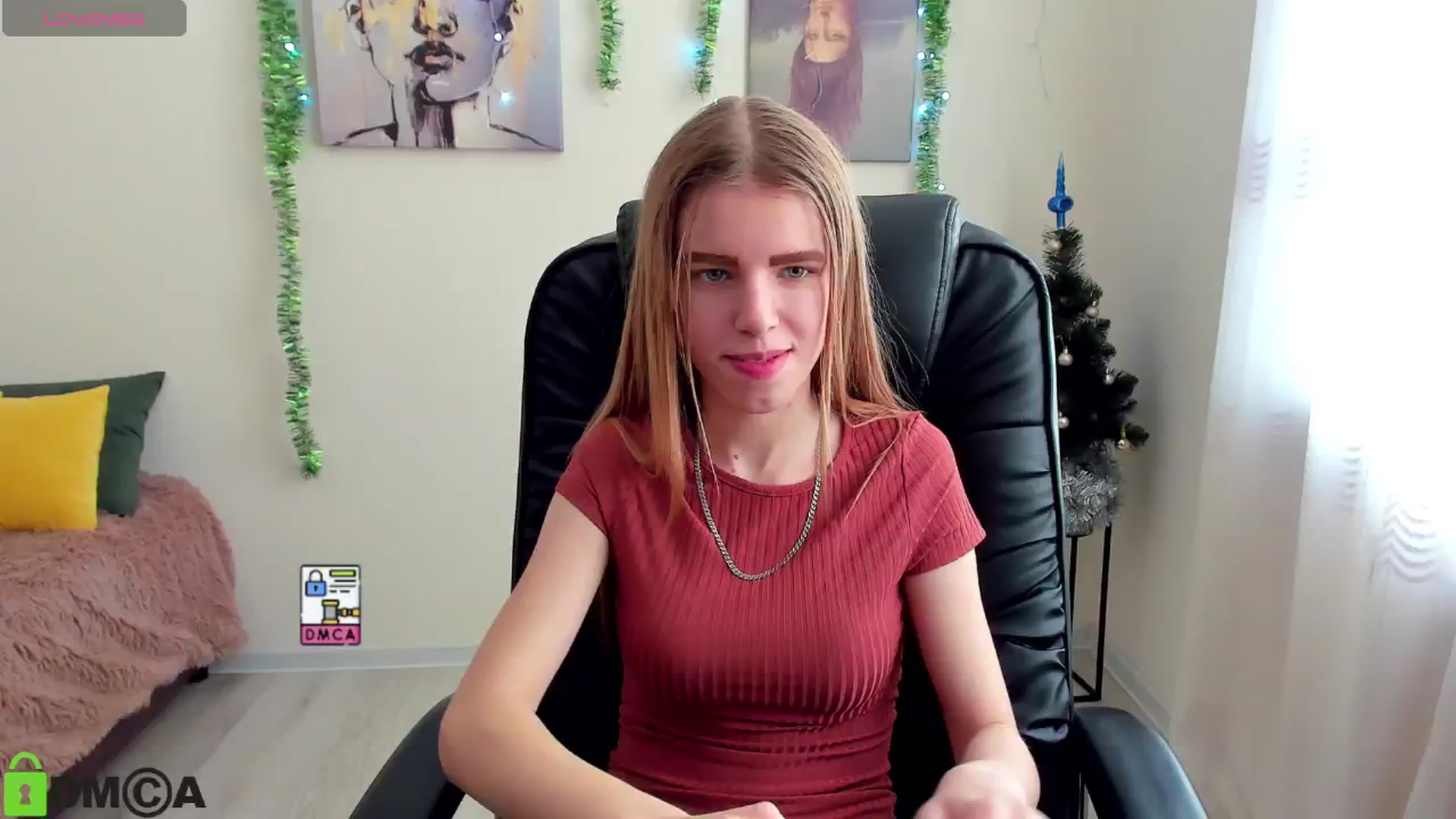 Gallery image thumbnail from Goldy_Emma's myfreecams stream on, 12/31/2024, 13:04 image 1 of 20