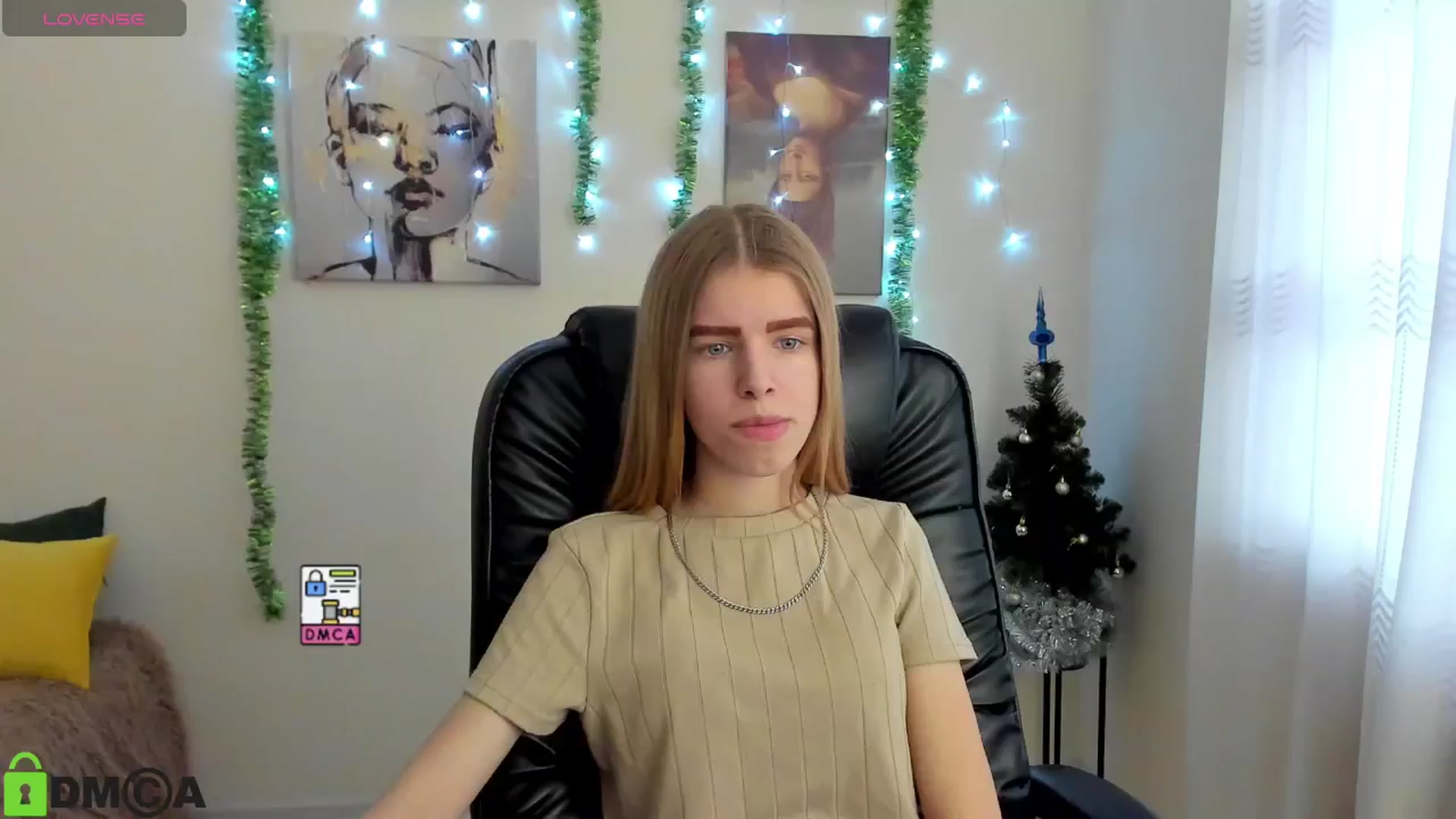 Gallery image thumbnail from Goldy_Emma's myfreecams stream on, 01/03/2025, 08:21 image 13 of 20