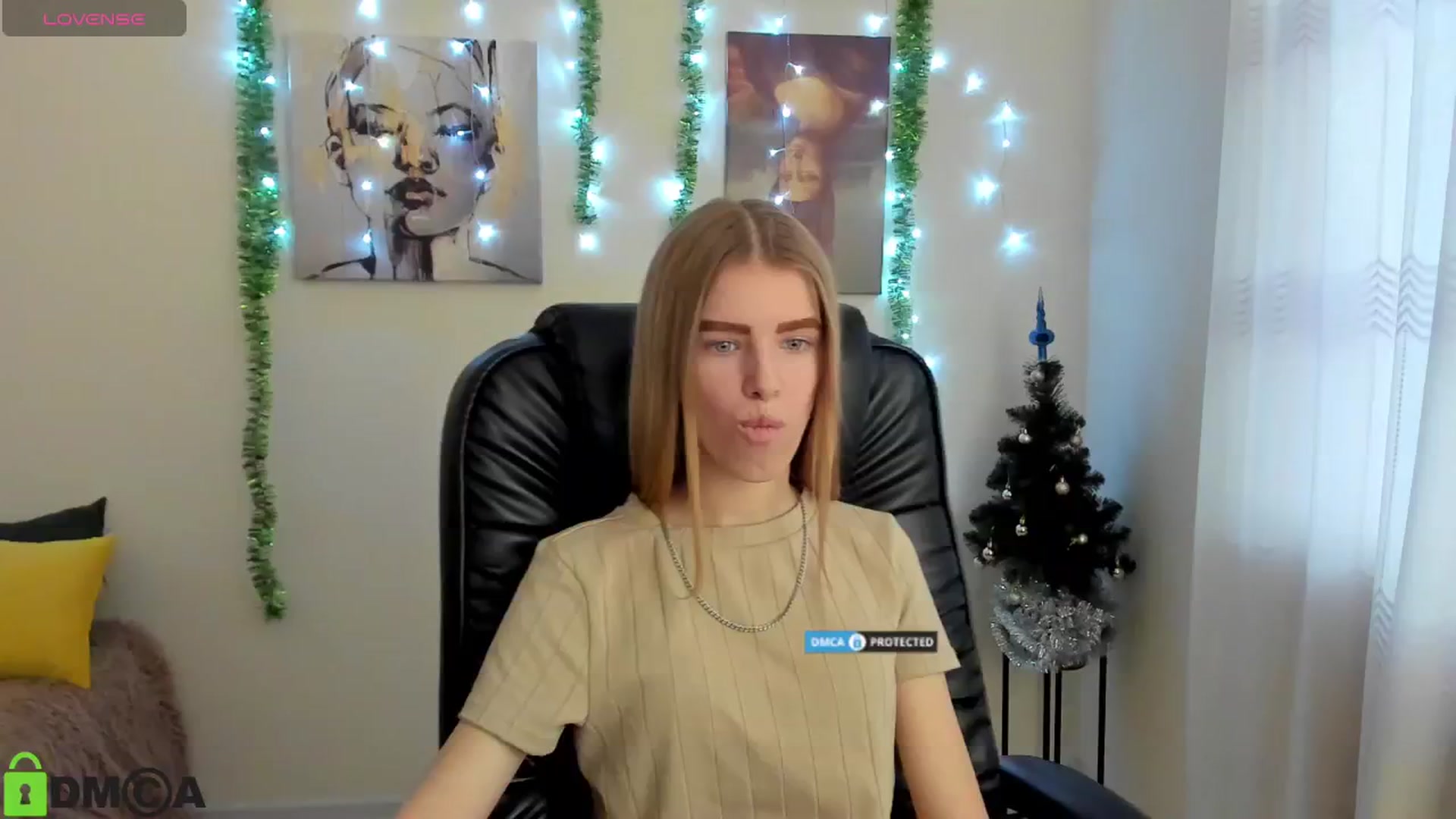 Gallery image thumbnail from Goldy_Emma's myfreecams stream on, 01/03/2025, 08:21 image 1 of 20