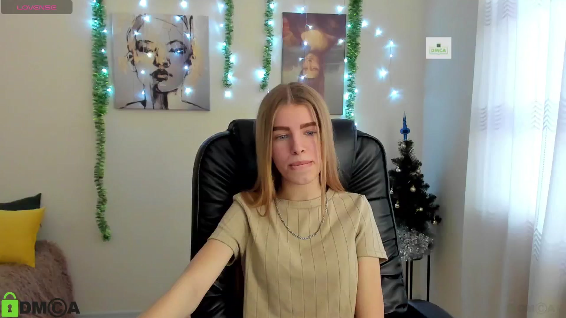 Gallery image thumbnail from Goldy_Emma's myfreecams stream on, 01/03/2025, 08:21 image 18 of 20