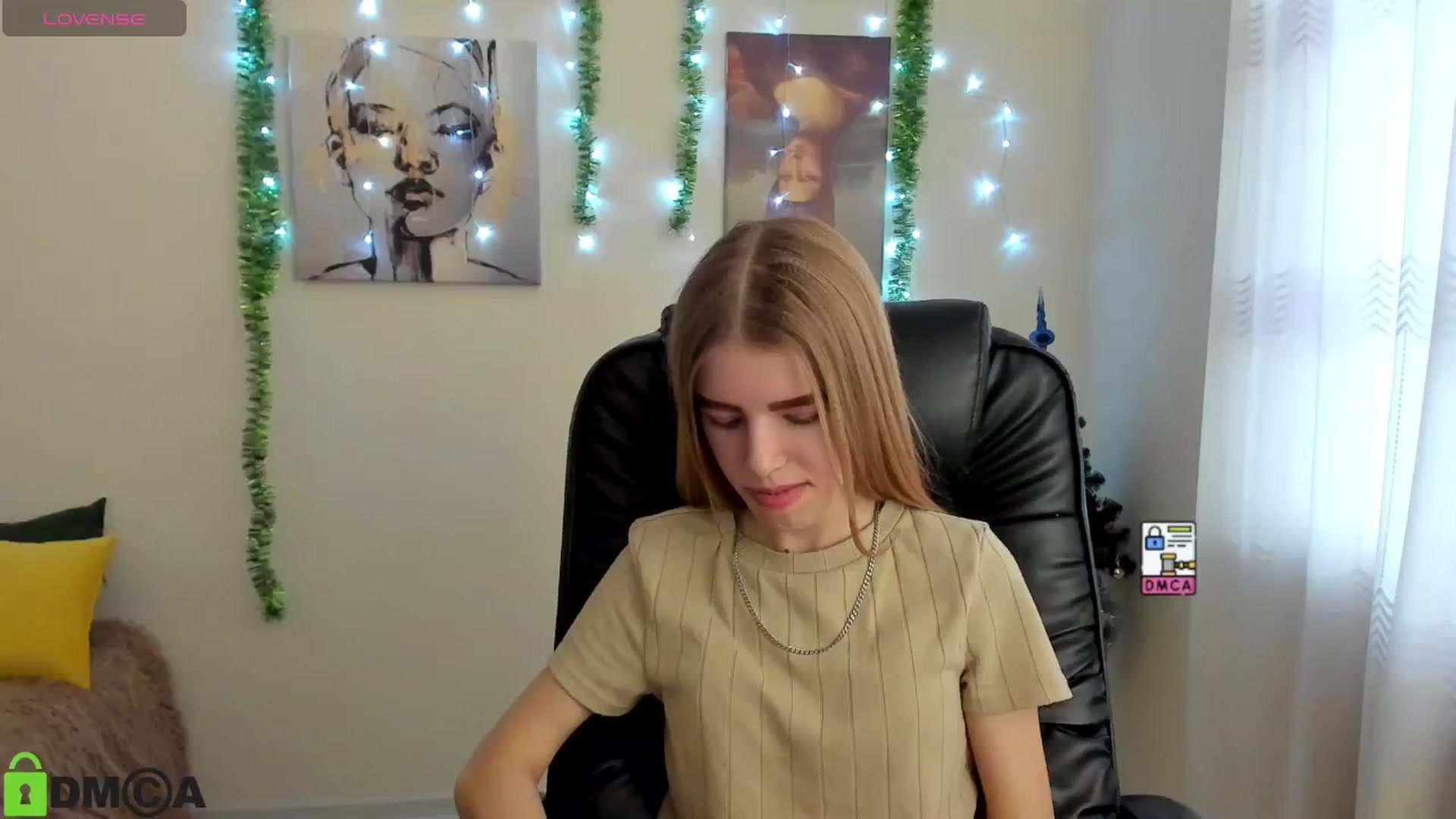 Gallery image thumbnail from Goldy_Emma's myfreecams stream on, 01/03/2025, 08:21 image 19 of 20
