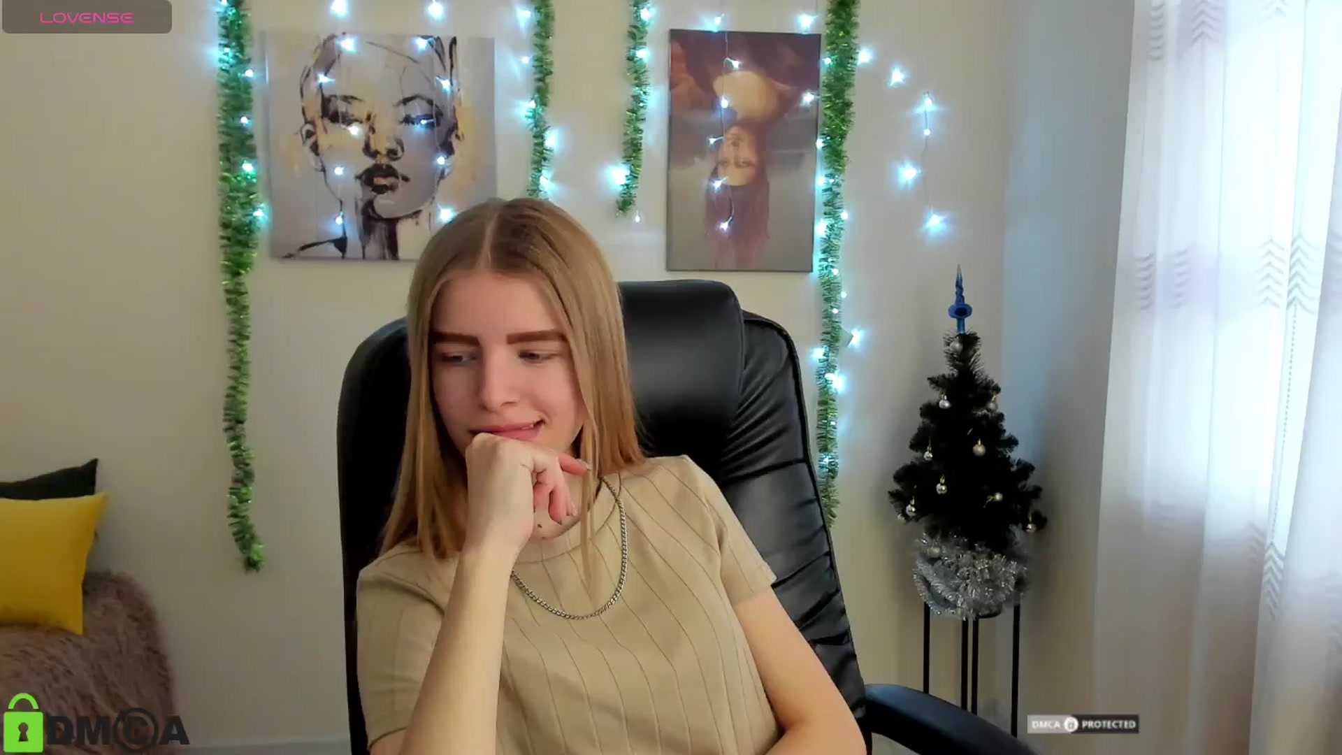 Gallery image thumbnail from Goldy_Emma's myfreecams stream on, 01/03/2025, 08:21 image 16 of 20