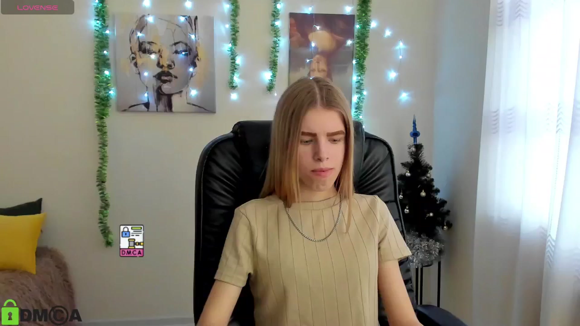 Gallery image thumbnail from Goldy_Emma's myfreecams stream on, 01/03/2025, 08:37 image 7 of 20