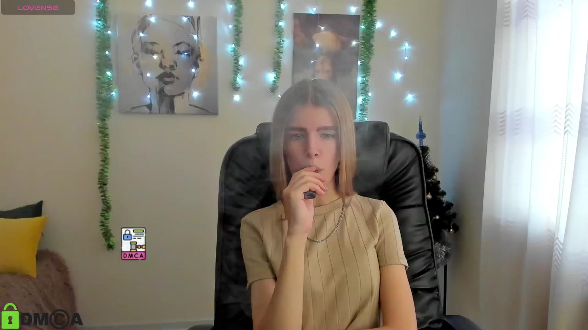 Gallery image thumbnail from Goldy_Emma's myfreecams stream on, 01/03/2025, 08:37 image 17 of 20