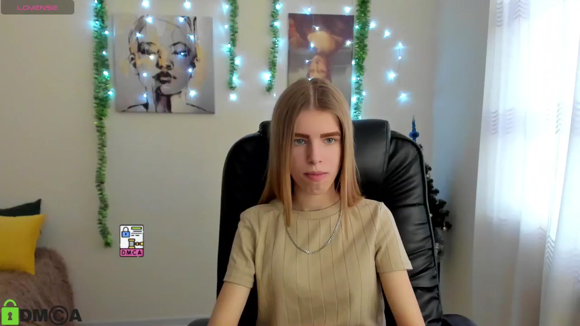 Gallery image thumbnail from Goldy_Emma's myfreecams stream on, 01/03/2025, 08:37 image 11 of 20