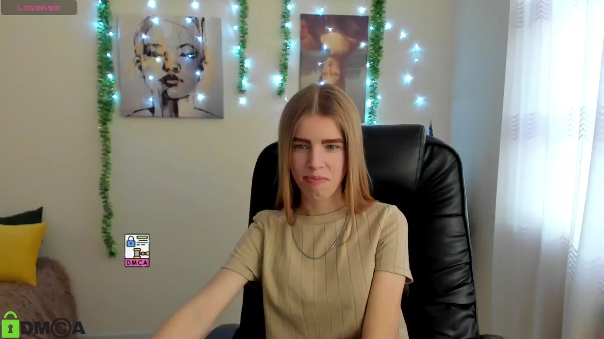 Gallery image thumbnail from Goldy_Emma's myfreecams stream on, 01/03/2025, 08:37 image 9 of 20