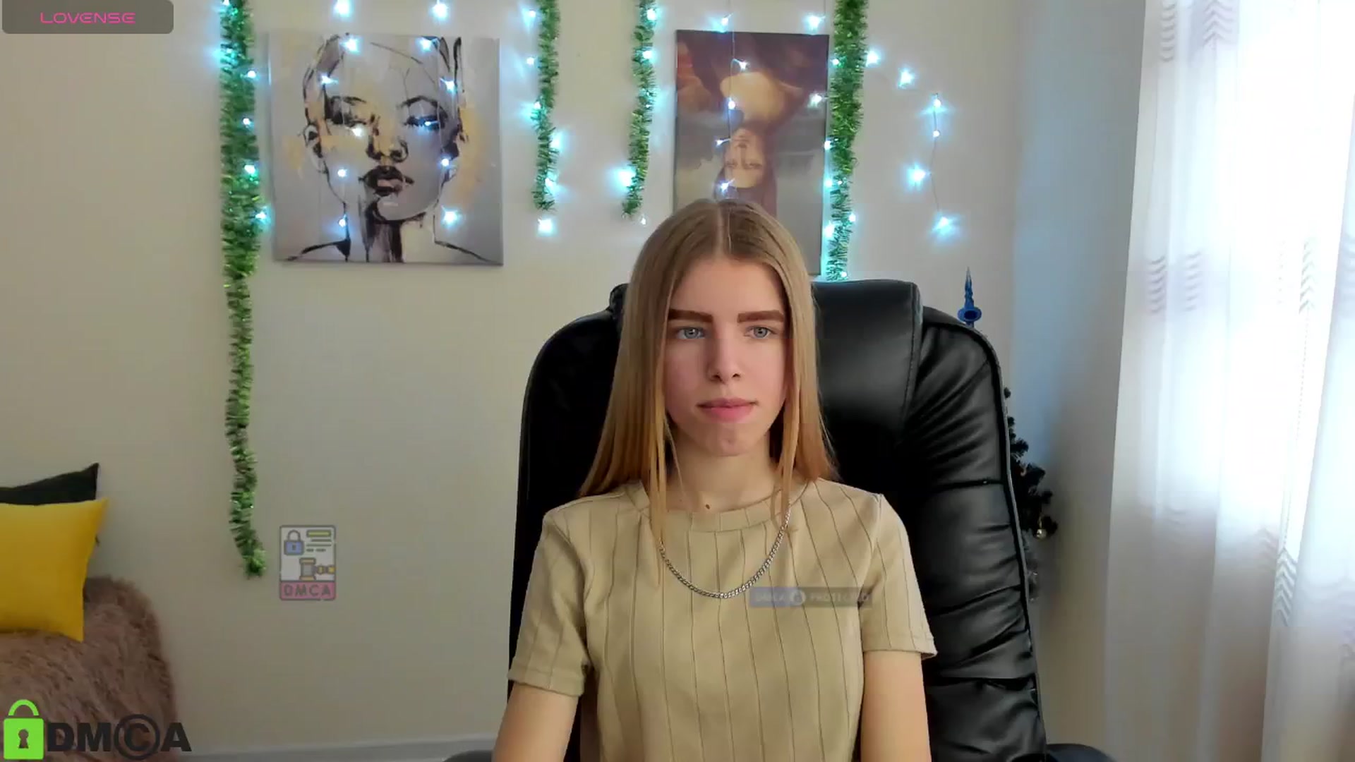 Gallery image thumbnail from Goldy_Emma's myfreecams stream on, 01/03/2025, 09:20 image 10 of 20