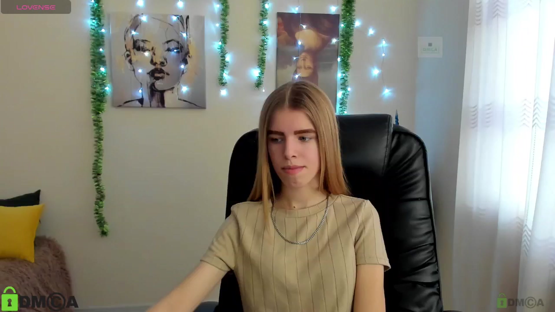 Gallery image thumbnail from Goldy_Emma's myfreecams stream on, 01/03/2025, 09:20 image 11 of 20