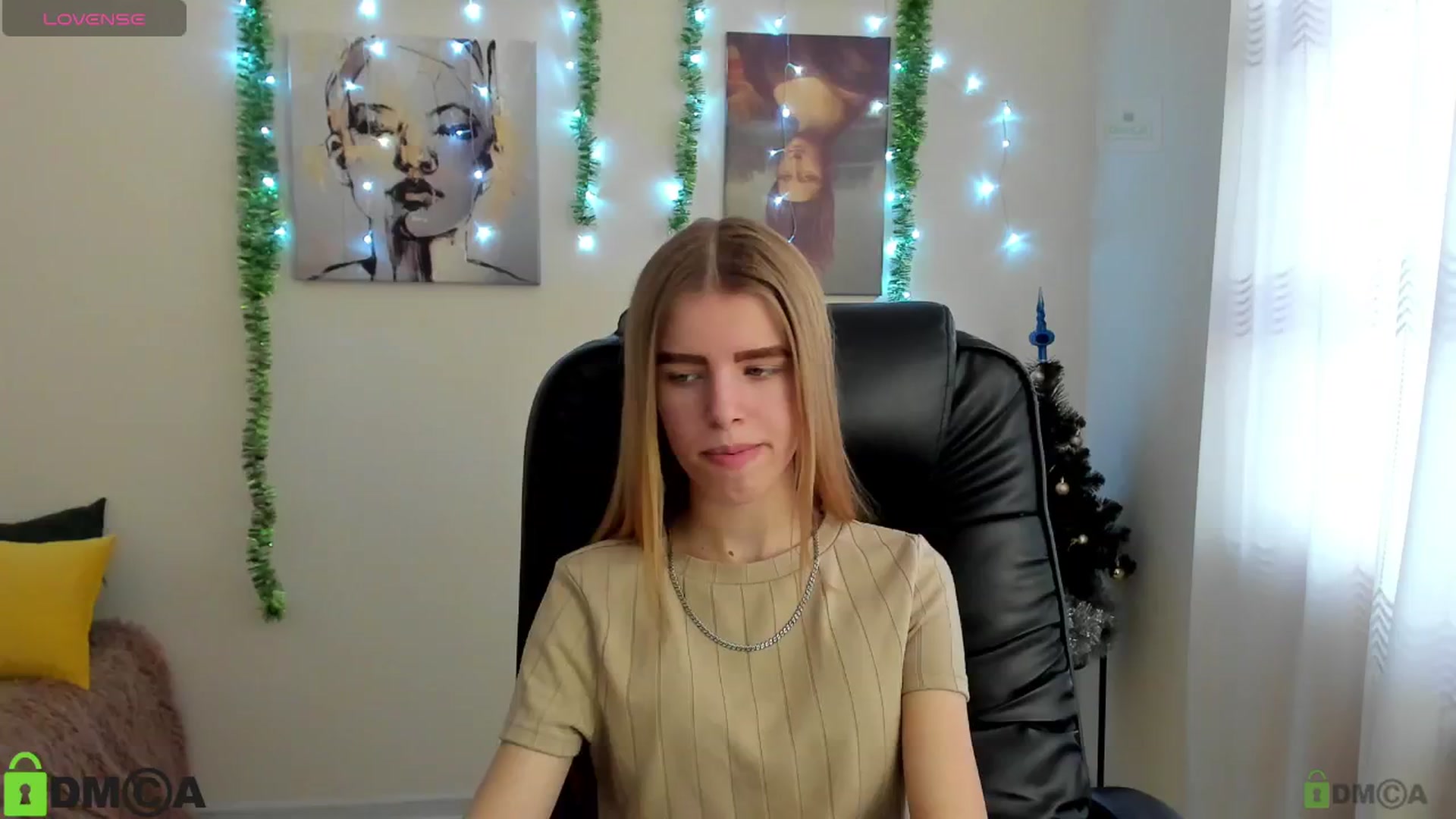 Gallery image thumbnail from Goldy_Emma's myfreecams stream on, 01/03/2025, 09:20 image 16 of 20