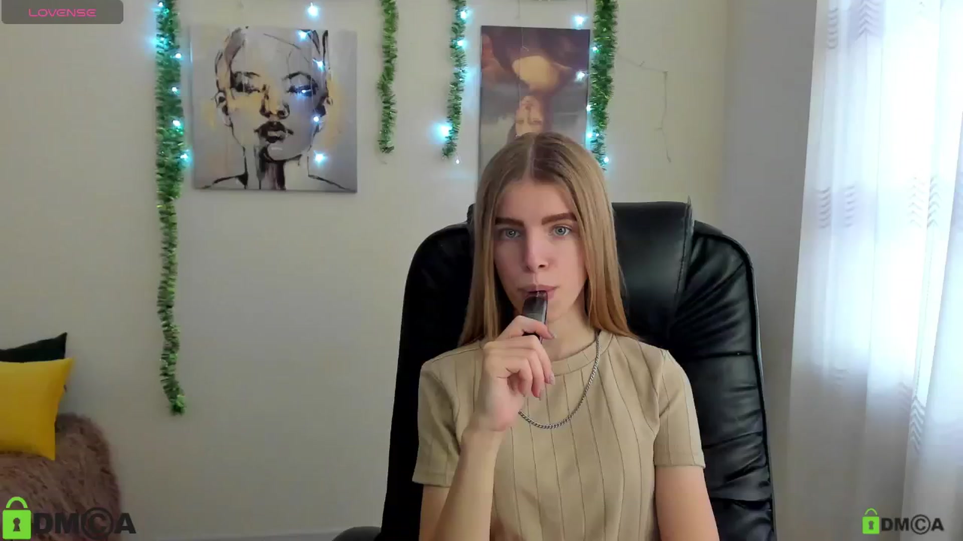 Gallery image thumbnail from Goldy_Emma's myfreecams stream on, 01/03/2025, 11:26 image 6 of 20