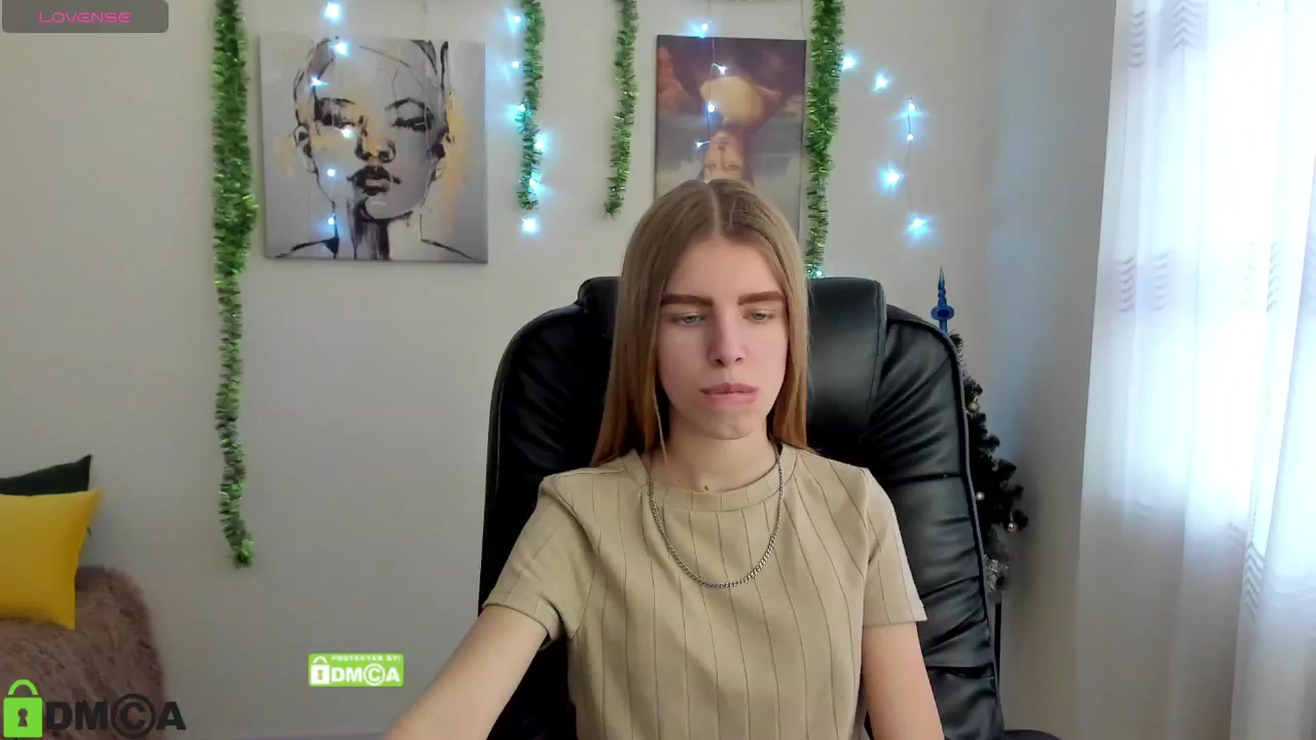 Gallery image thumbnail from Goldy_Emma's myfreecams stream on, 01/03/2025, 11:26 image 5 of 20