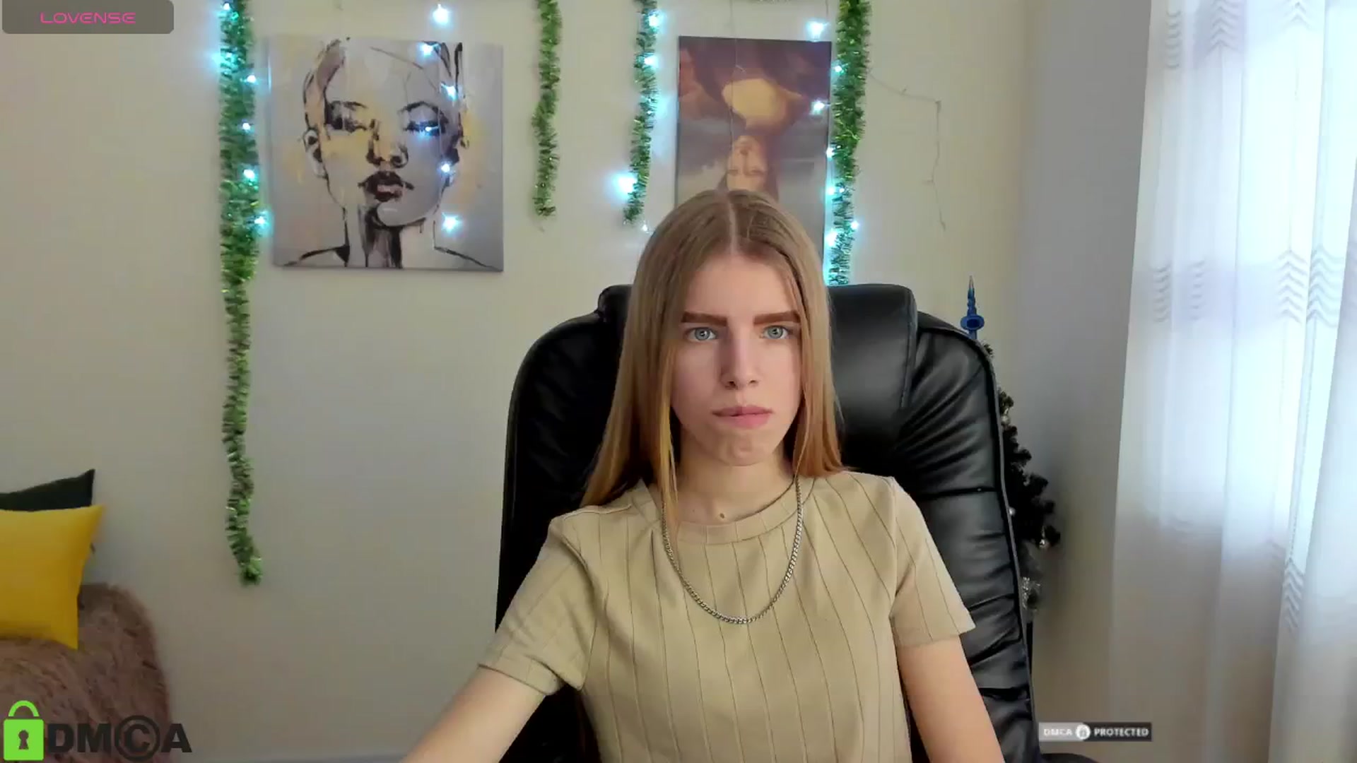 Gallery image thumbnail from Goldy_Emma's myfreecams stream on, 01/03/2025, 11:26 image 9 of 20