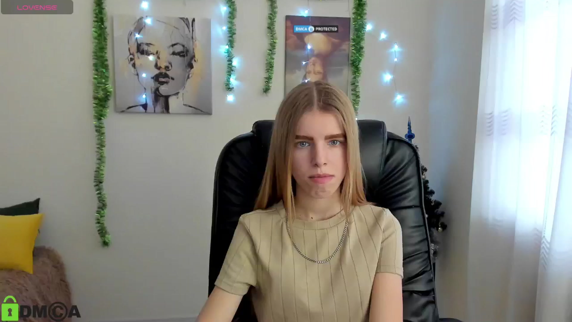 Gallery image thumbnail from Goldy_Emma's myfreecams stream on, 01/03/2025, 11:26 image 12 of 20