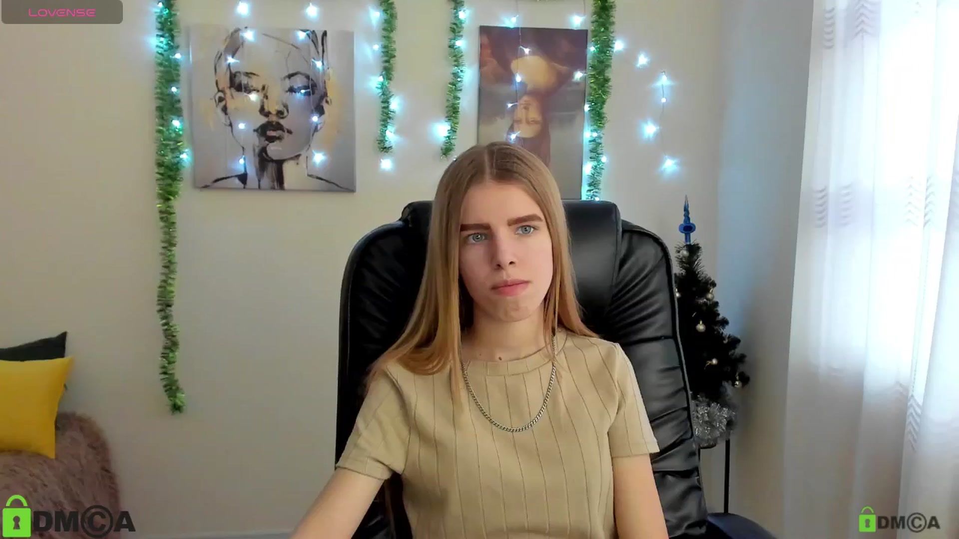Gallery image thumbnail from Goldy_Emma's myfreecams stream on, 01/03/2025, 11:26 image 16 of 20