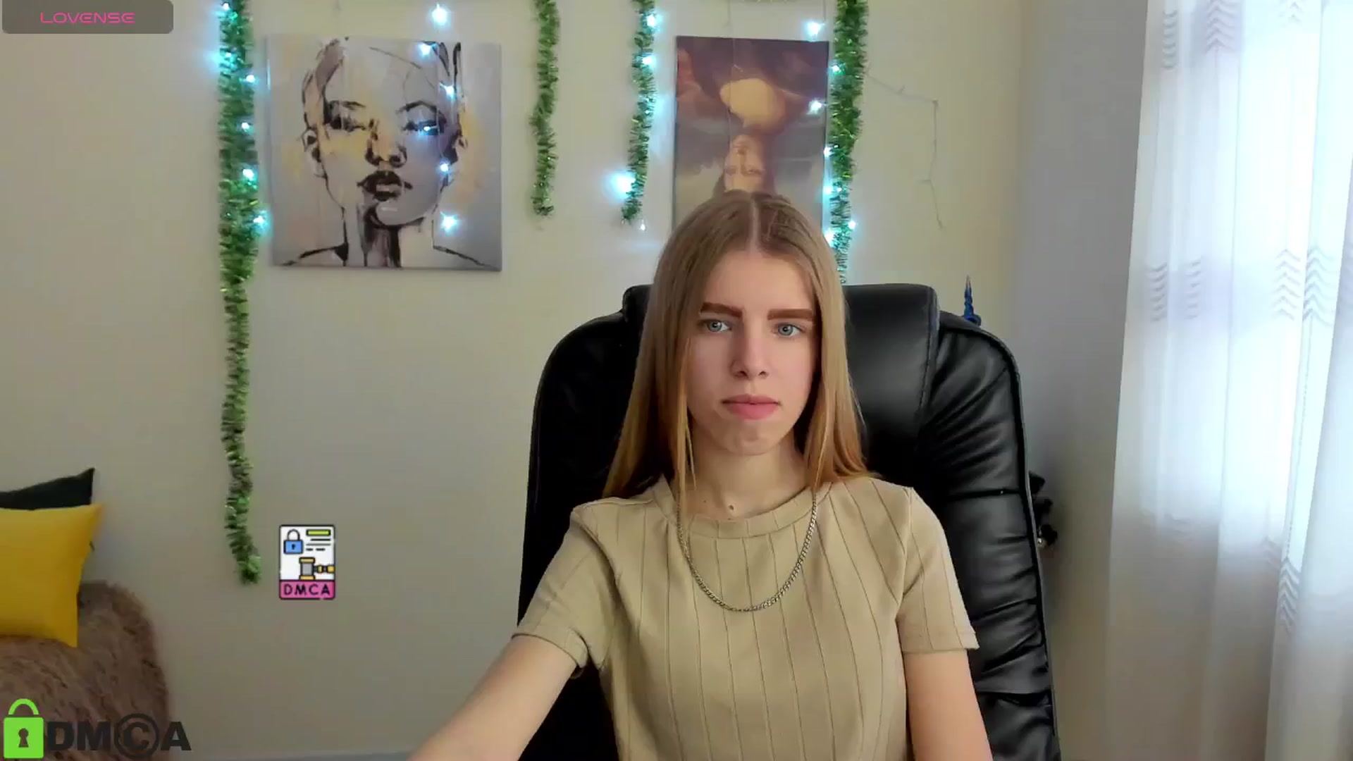 Gallery image thumbnail from Goldy_Emma's myfreecams stream on, 01/03/2025, 11:26 image 10 of 20