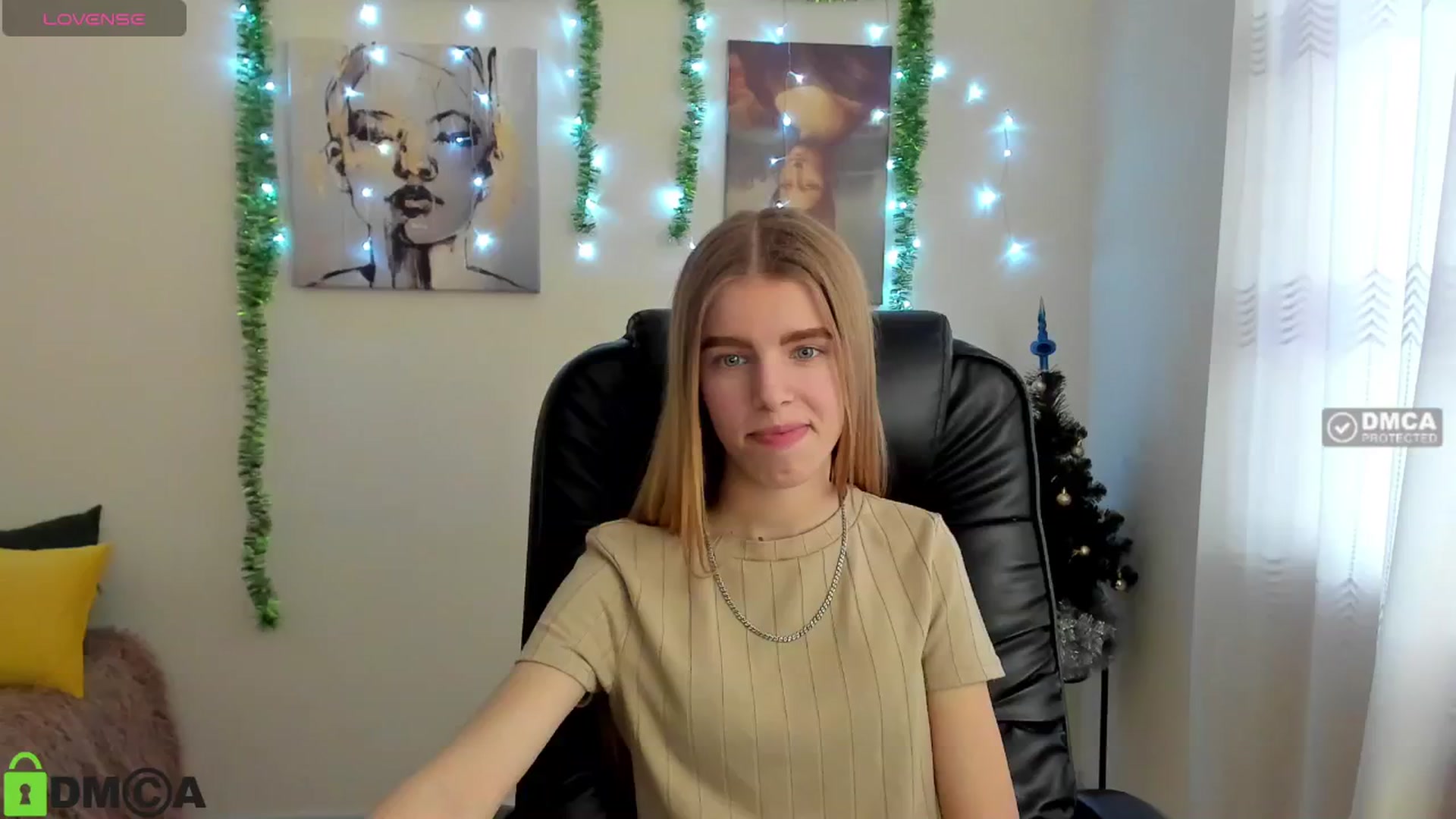 Gallery image thumbnail from Goldy_Emma's myfreecams stream on, 01/03/2025, 12:09 image 19 of 20