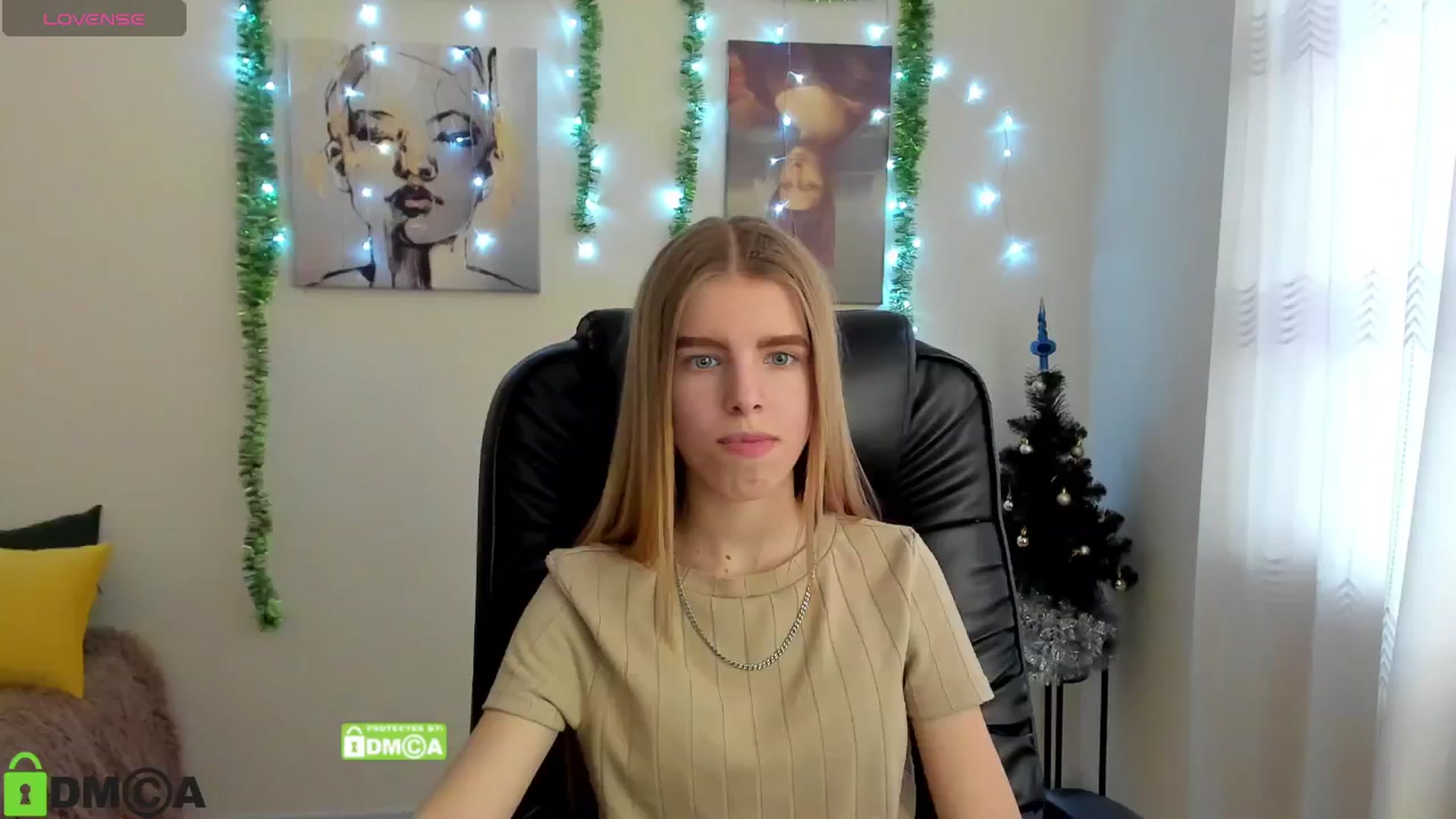 Gallery image thumbnail from Goldy_Emma's myfreecams stream on, 01/03/2025, 12:09 image 8 of 20