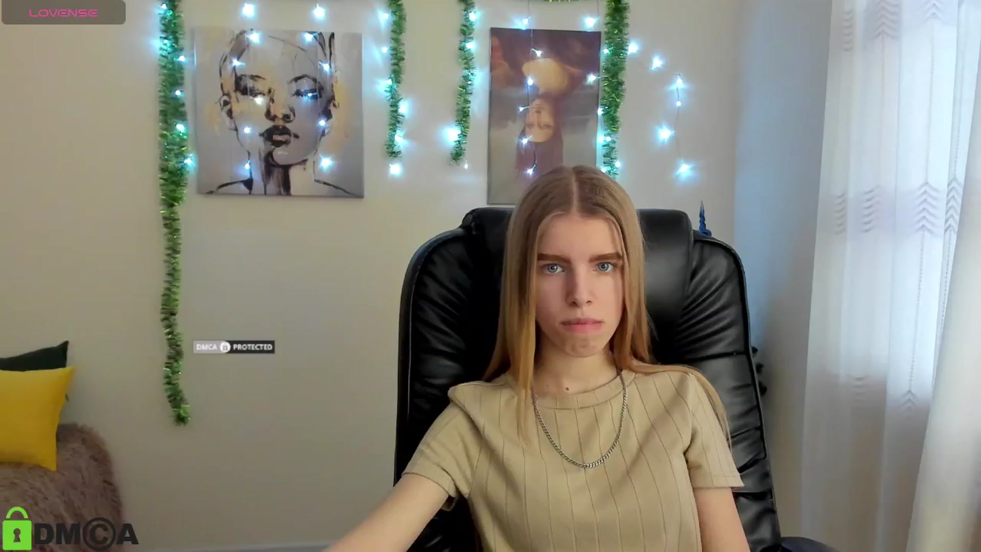 Gallery image thumbnail from Goldy_Emma's myfreecams stream on, 01/03/2025, 12:50 image 12 of 20