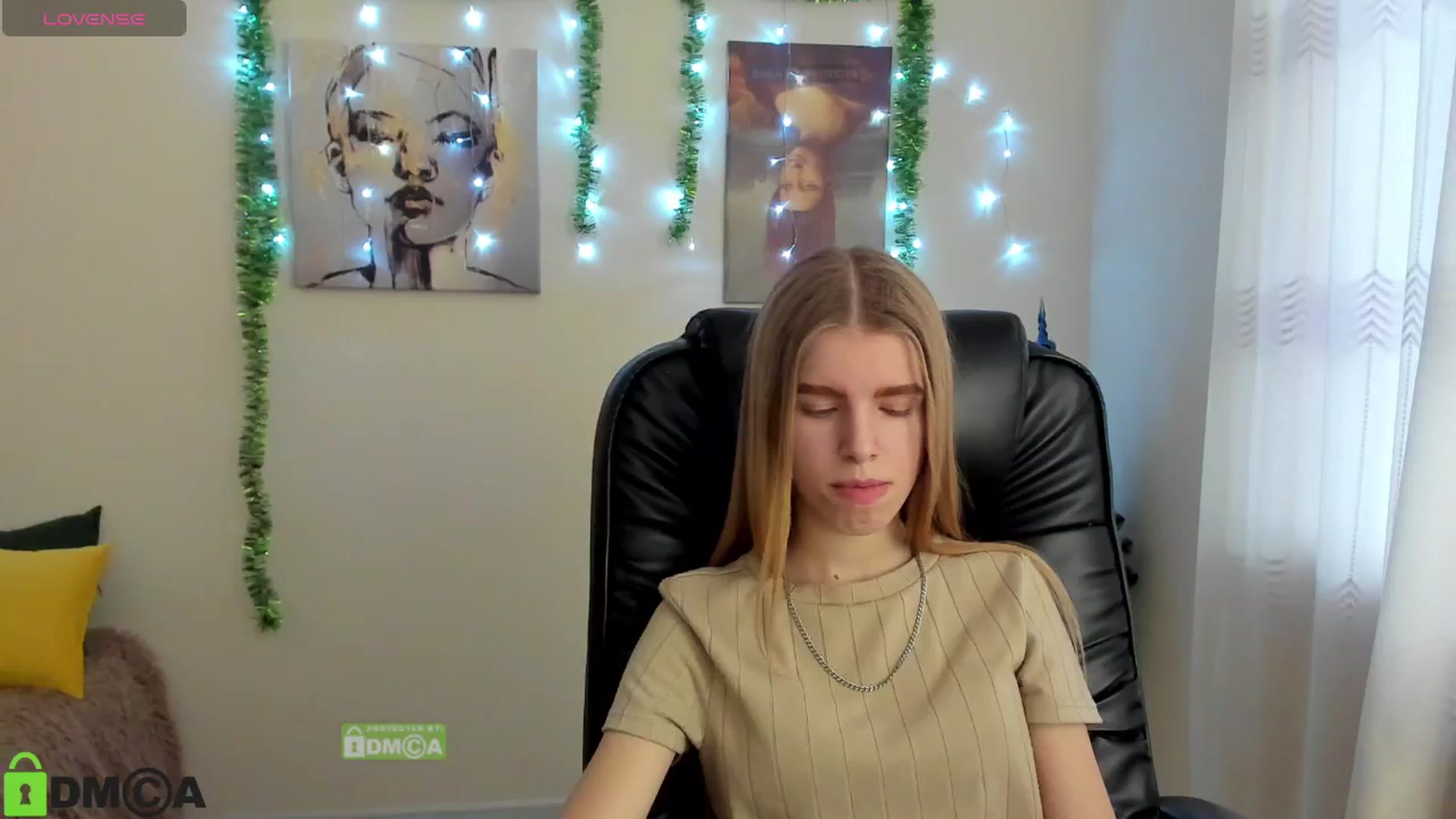 Gallery image thumbnail from Goldy_Emma's myfreecams stream on, 01/03/2025, 12:50 image 13 of 20