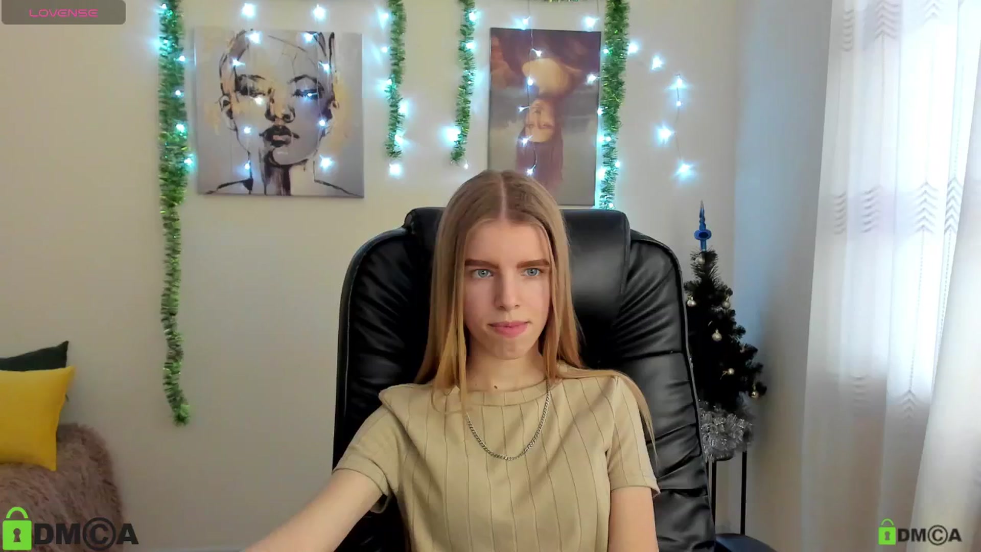Gallery image thumbnail from Goldy_Emma's myfreecams stream on, 01/03/2025, 12:50 image 19 of 20