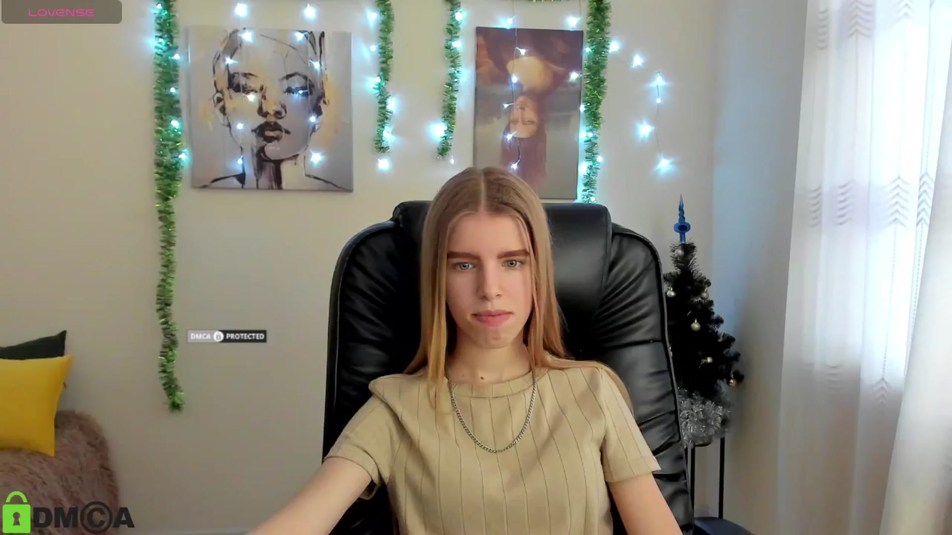 Gallery image thumbnail from Goldy_Emma's myfreecams stream on, 01/03/2025, 12:50 image 20 of 20