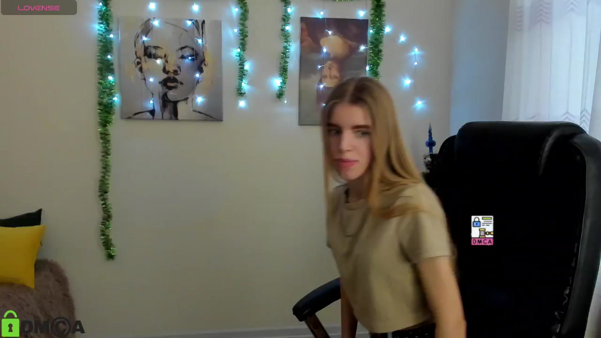 Gallery image thumbnail from Goldy_Emma's myfreecams stream on, 01/03/2025, 12:50 image 10 of 20